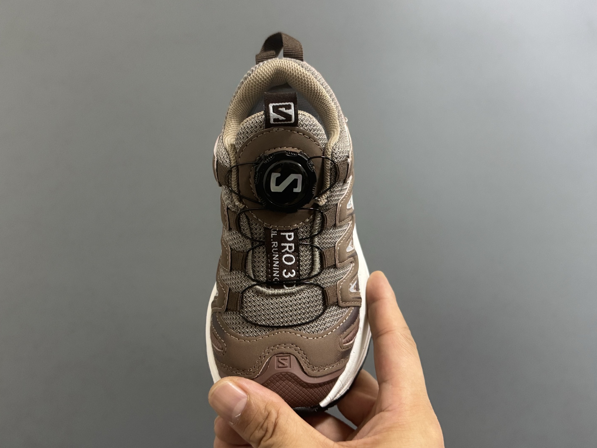 图片[8]-海外版萨家新款3D锁扣儿童运动鞋 尺码：26-37码 经典萨洛蒙3D系列 锁扣设计，穿脱方便✌🏻 耐磨防滑大底，脚感超赞👍🏻-选品中心