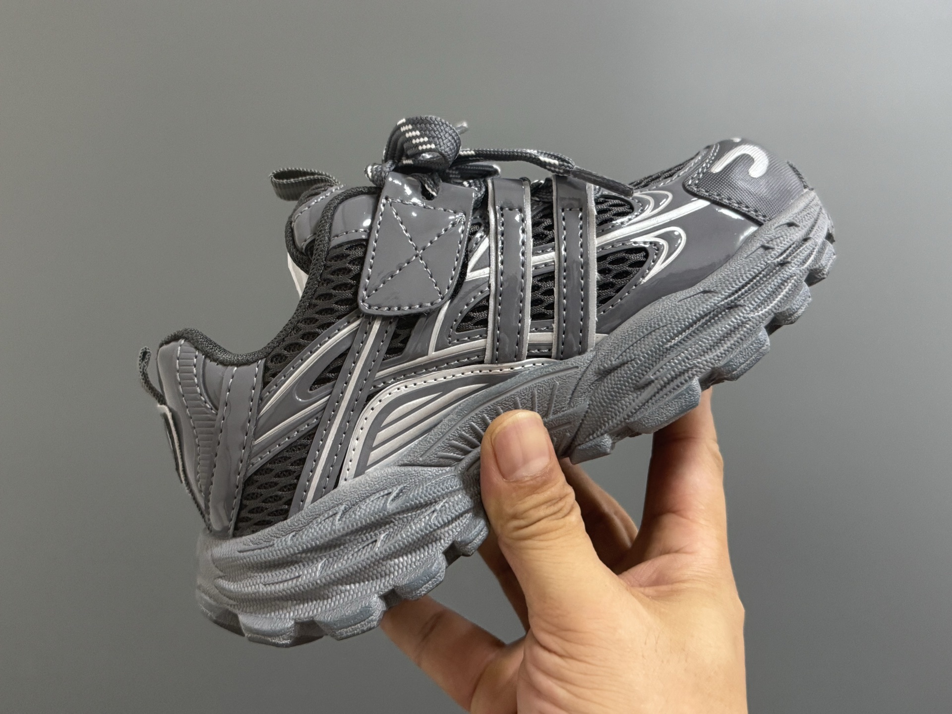 图片[8]-AD新款魔术贴儿童老爹鞋26-37码 经典adidas老爹款🆕魔术贴设计，穿脱方便✌🏻 优质面料拼接，质感满满💯耐磨防滑大底，脚感超赞👍🏻-选品中心