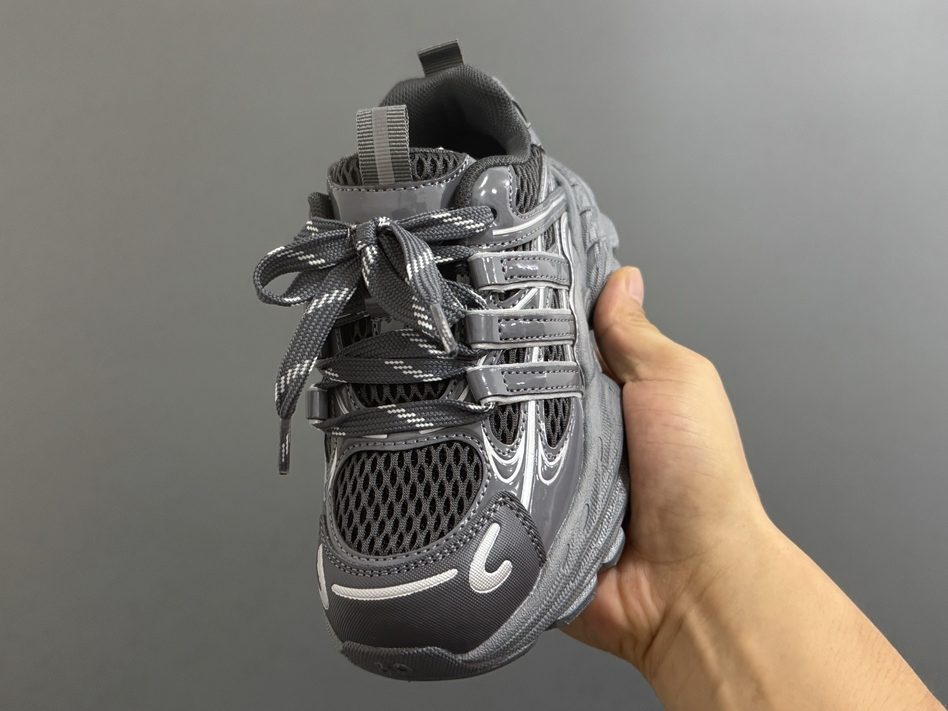 图片[3]-AD新款魔术贴儿童老爹鞋26-37码 经典adidas老爹款🆕魔术贴设计，穿脱方便✌🏻 优质面料拼接，质感满满💯耐磨防滑大底，脚感超赞👍🏻-选品中心