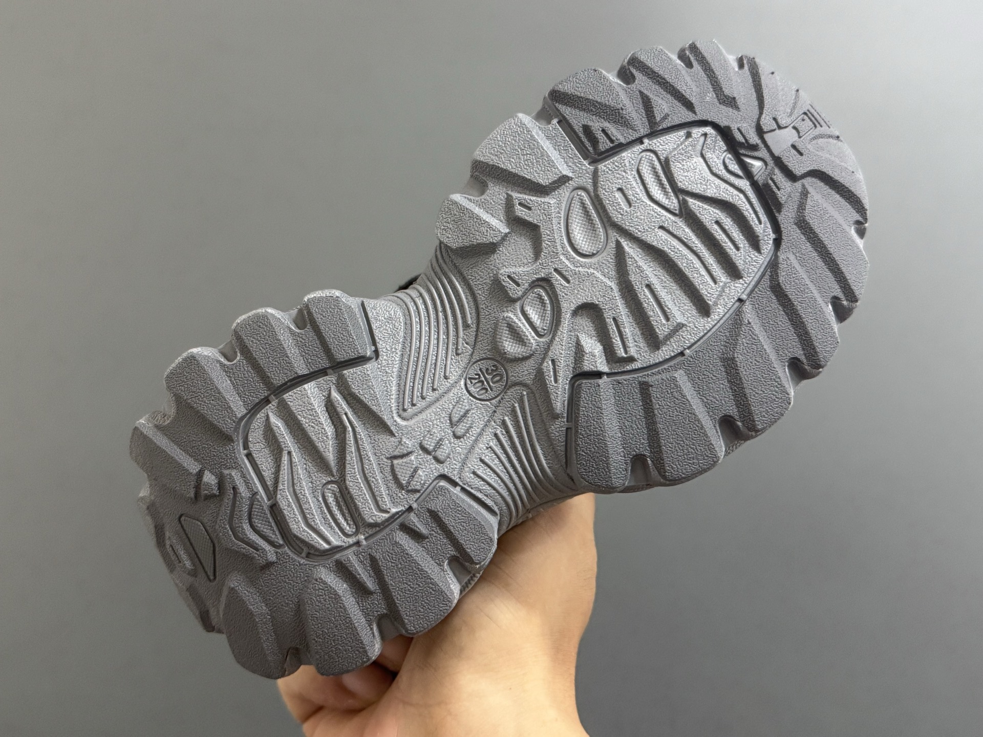 图片[5]-AD新款魔术贴儿童老爹鞋26-37码 经典adidas老爹款🆕魔术贴设计，穿脱方便✌🏻 优质面料拼接，质感满满💯耐磨防滑大底，脚感超赞👍🏻-选品中心