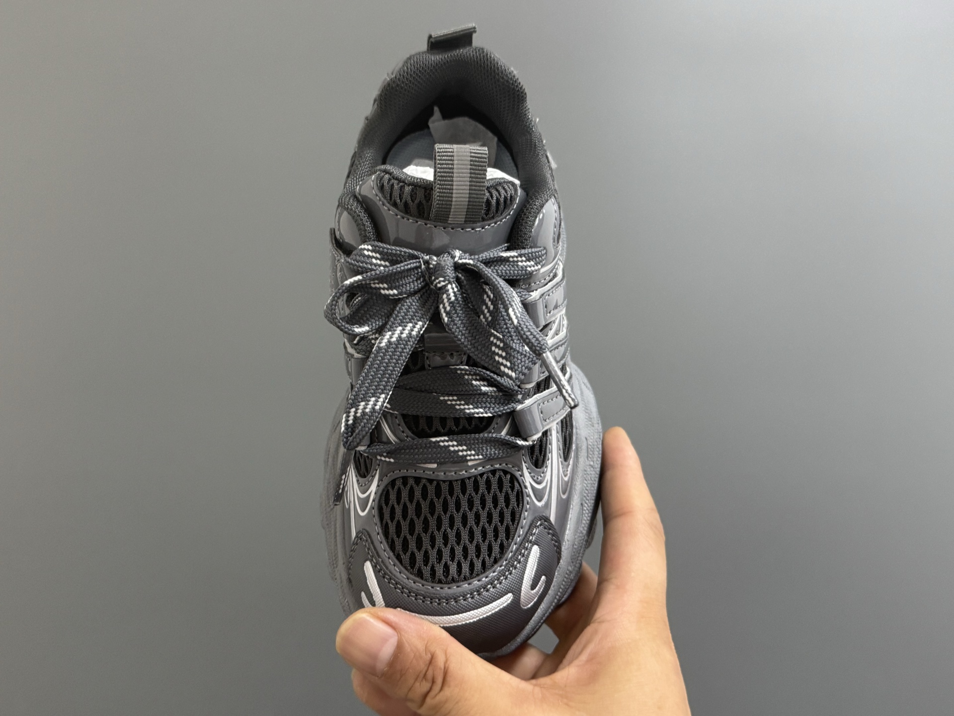 图片[7]-AD新款魔术贴儿童老爹鞋26-37码 经典adidas老爹款🆕魔术贴设计，穿脱方便✌🏻 优质面料拼接，质感满满💯耐磨防滑大底，脚感超赞👍🏻-选品中心