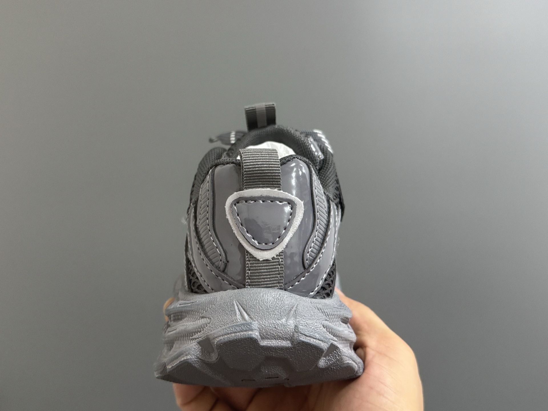 图片[6]-AD新款魔术贴儿童老爹鞋26-37码 经典adidas老爹款🆕魔术贴设计，穿脱方便✌🏻 优质面料拼接，质感满满💯耐磨防滑大底，脚感超赞👍🏻-选品中心