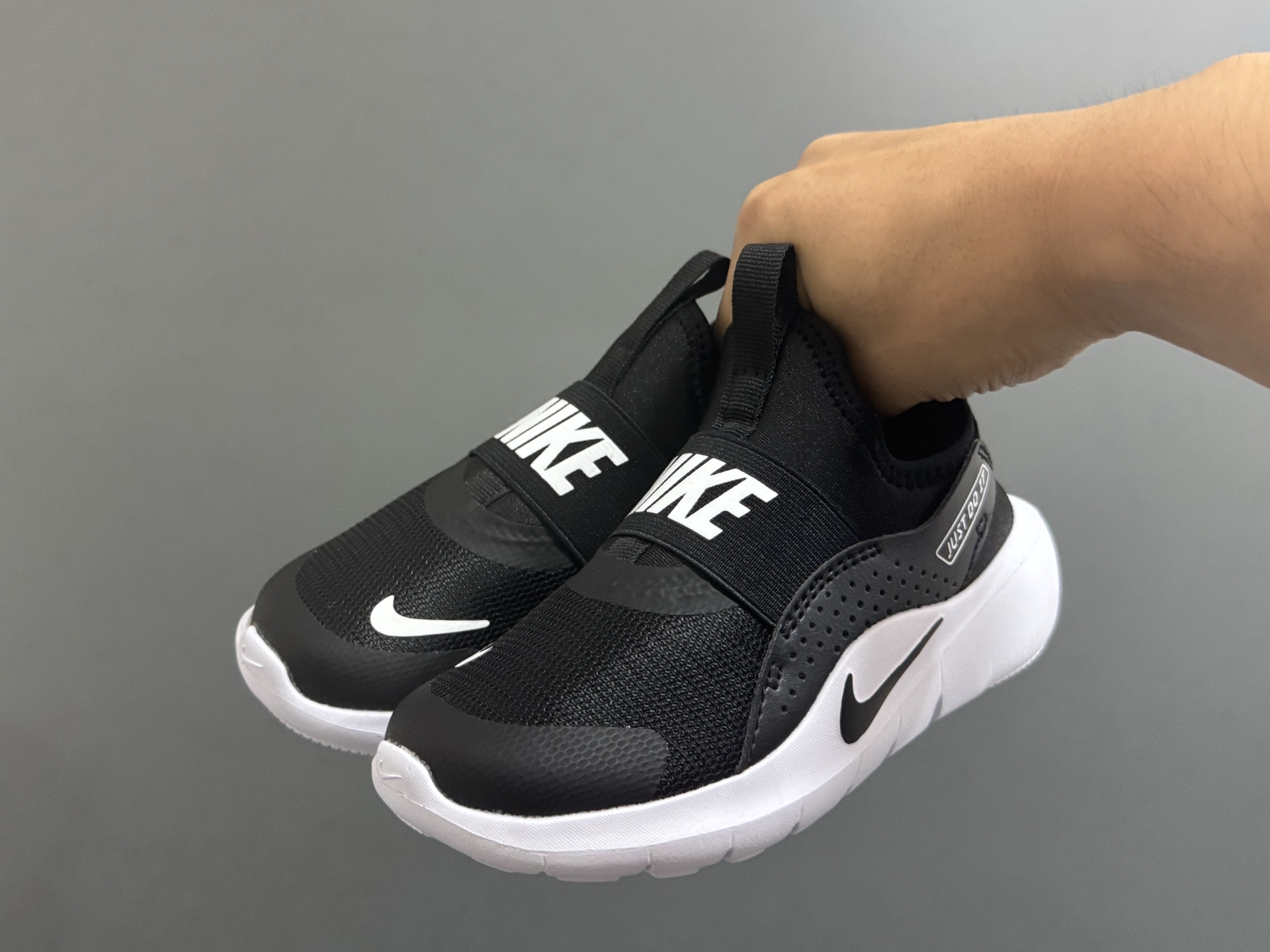 图片[2]-NK新款赤足4代儿童运动鞋 尺码：24-37码 经典赤足4代🆕 优质面料拼接，舒适又实用☁️ 一脚蹬款式设计，穿脱超方便✌🏻 原装耐磨防滑大底，脚感不言而喻✔️-选品中心