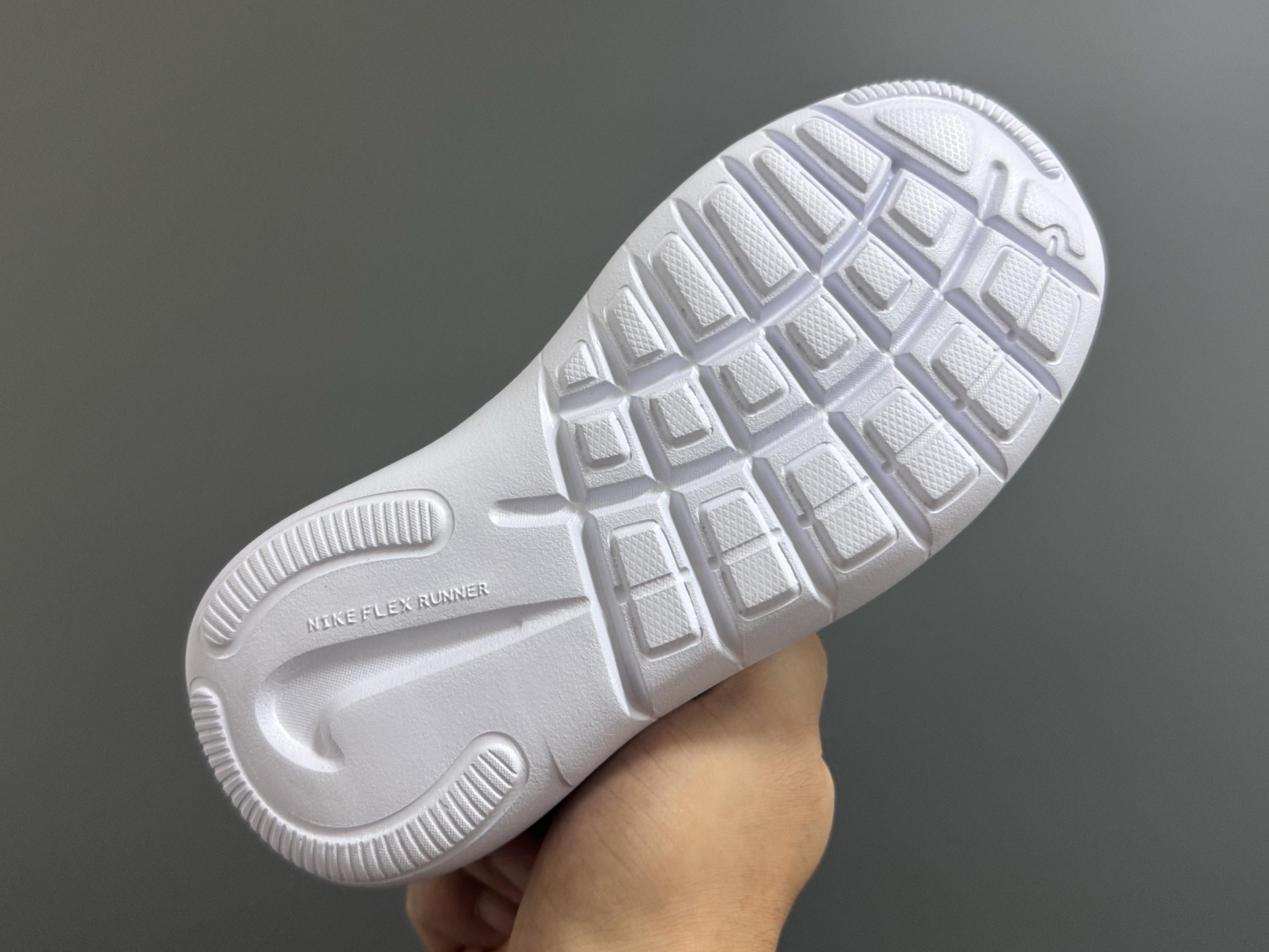 图片[5]-NK新款赤足4代儿童运动鞋 尺码：24-37码 经典赤足4代🆕 优质面料拼接，舒适又实用☁️ 一脚蹬款式设计，穿脱超方便✌🏻 原装耐磨防滑大底，脚感不言而喻✔️-选品中心