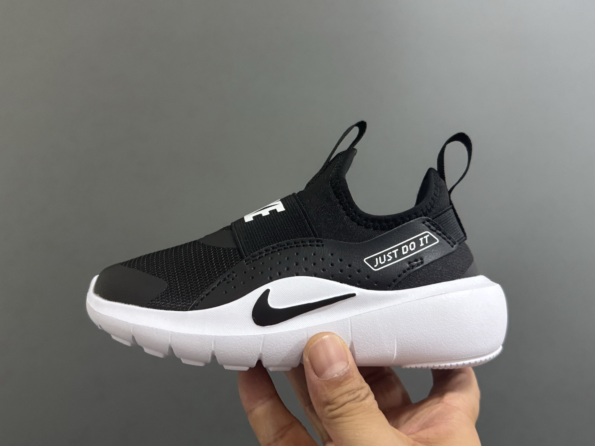 图片[4]-NK新款赤足4代儿童运动鞋 尺码：24-37码 经典赤足4代🆕 优质面料拼接，舒适又实用☁️ 一脚蹬款式设计，穿脱超方便✌🏻 原装耐磨防滑大底，脚感不言而喻✔️-选品中心