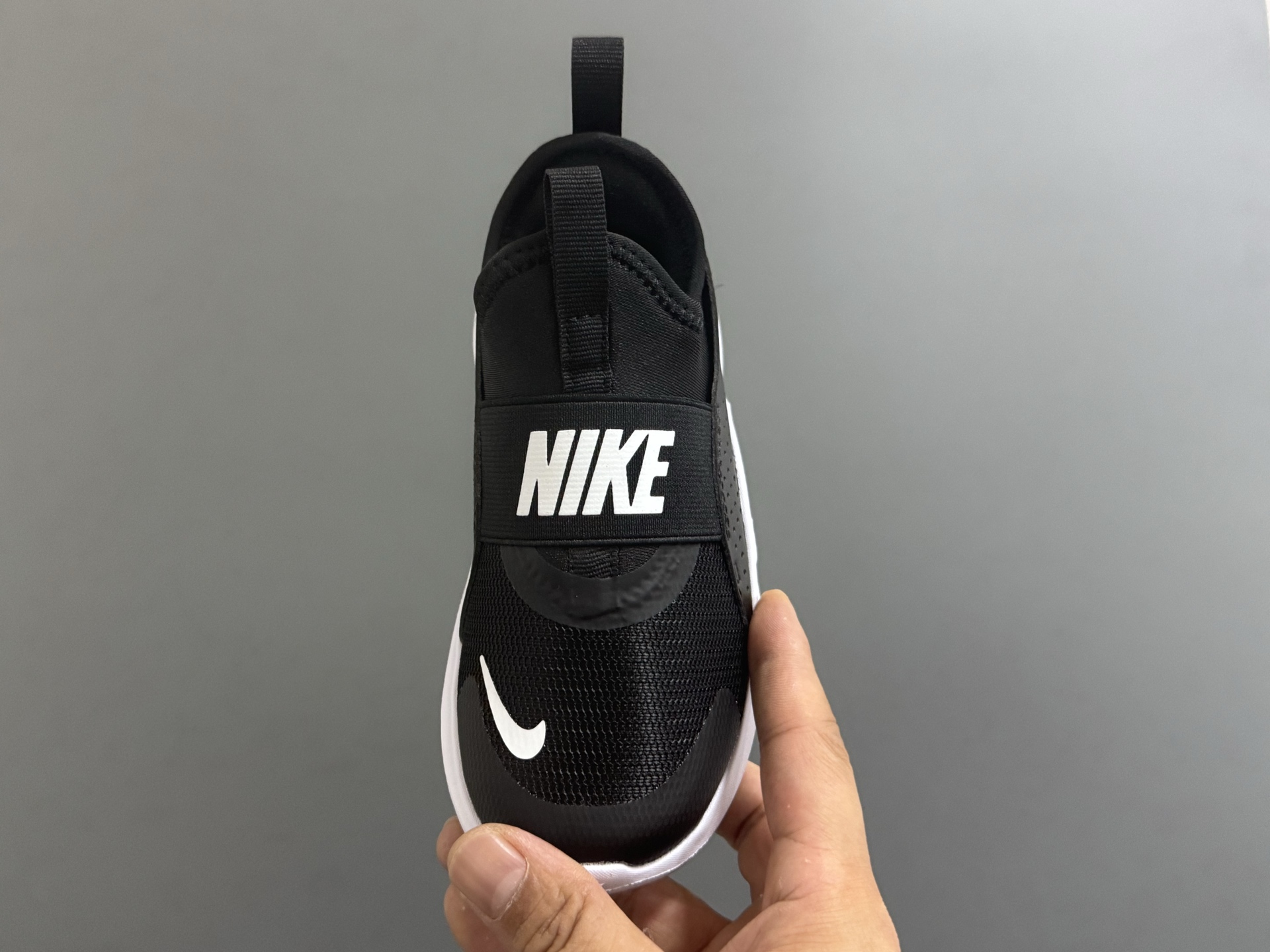 图片[8]-NK新款赤足4代儿童运动鞋 尺码：24-37码 经典赤足4代🆕 优质面料拼接，舒适又实用☁️ 一脚蹬款式设计，穿脱超方便✌🏻 原装耐磨防滑大底，脚感不言而喻✔️-选品中心