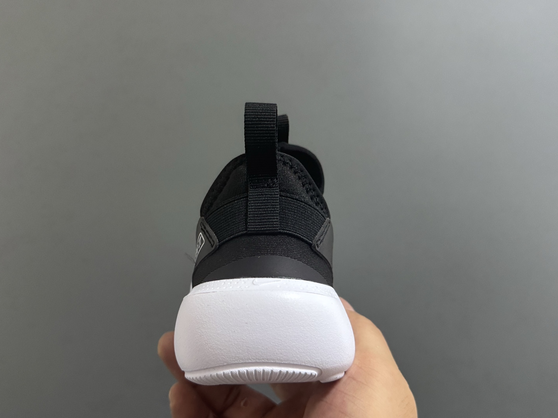 图片[7]-NK新款赤足4代儿童运动鞋 尺码：24-37码 经典赤足4代🆕 优质面料拼接，舒适又实用☁️ 一脚蹬款式设计，穿脱超方便✌🏻 原装耐磨防滑大底，脚感不言而喻✔️-选品中心