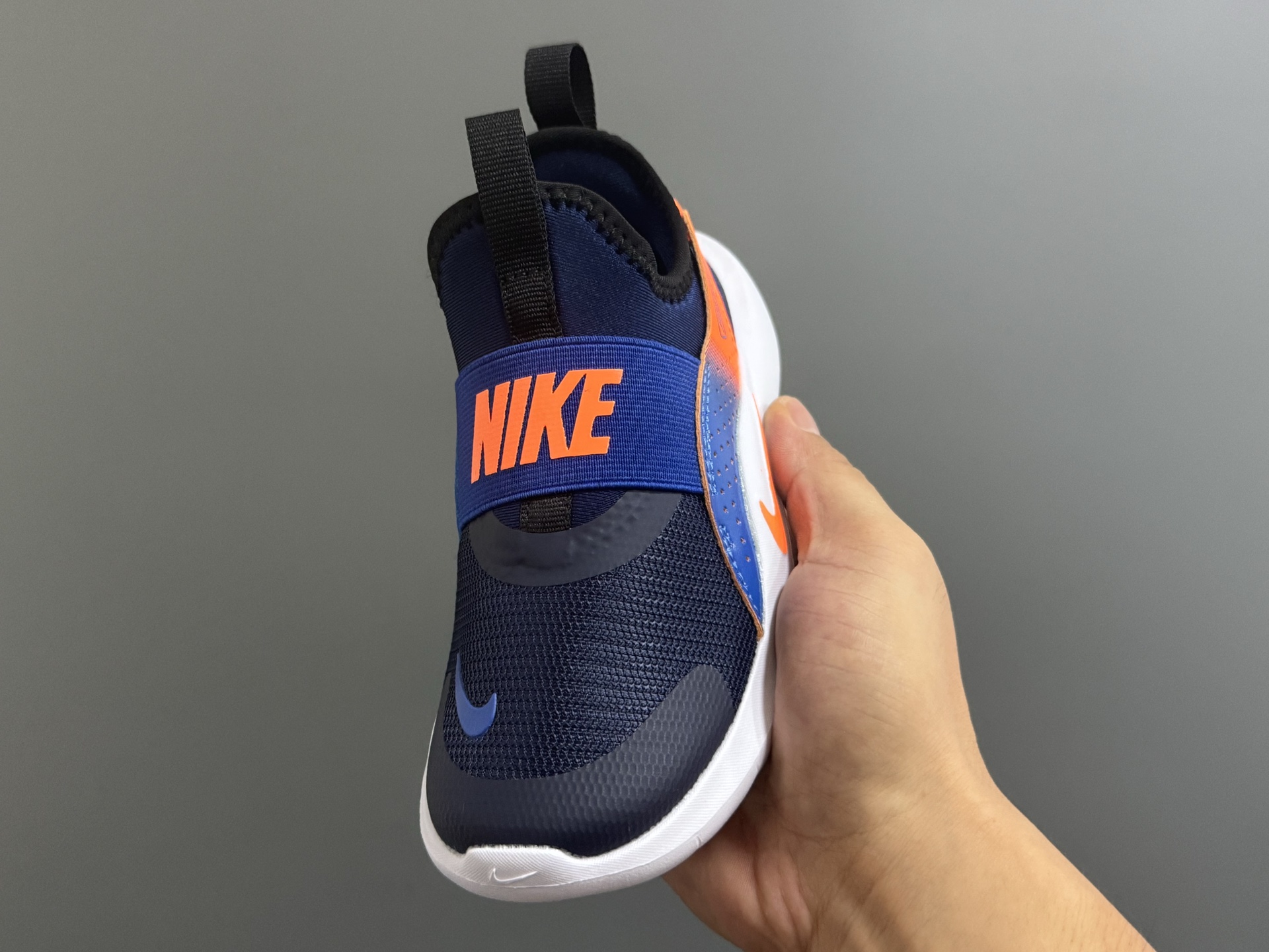 图片[3]-NK新款赤足4代儿童运动鞋 尺码：24-37码 经典赤足4代🆕 优质面料拼接，舒适又实用☁️ 一脚蹬款式设计，穿脱超方便✌🏻 原装耐磨防滑大底，脚感不言而喻✔️-选品中心