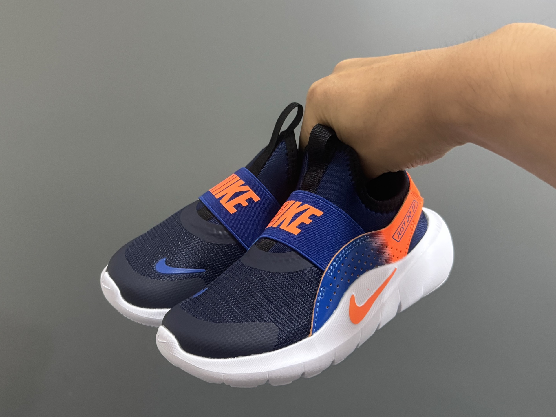 图片[2]-NK新款赤足4代儿童运动鞋 尺码：24-37码 经典赤足4代🆕 优质面料拼接，舒适又实用☁️ 一脚蹬款式设计，穿脱超方便✌🏻 原装耐磨防滑大底，脚感不言而喻✔️-选品中心