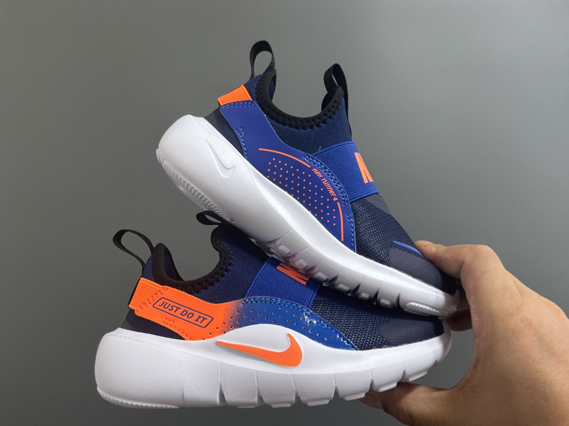 图片[9]-NK新款赤足4代儿童运动鞋 尺码：24-37码 经典赤足4代🆕 优质面料拼接，舒适又实用☁️ 一脚蹬款式设计，穿脱超方便✌🏻 原装耐磨防滑大底，脚感不言而喻✔️-选品中心