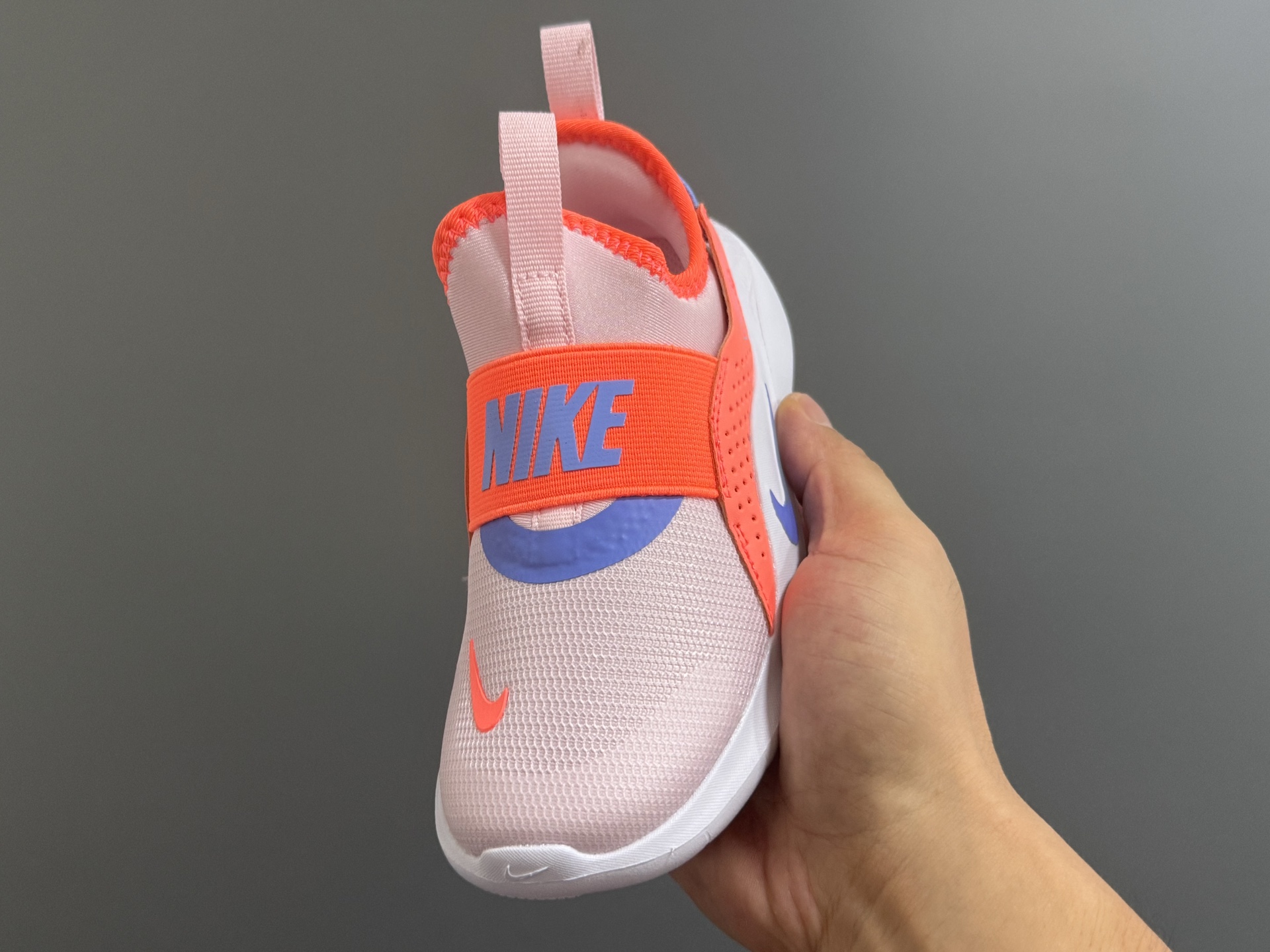 图片[3]-NK新款赤足4代儿童运动鞋 尺码：24-37码 经典赤足4代🆕 优质面料拼接，舒适又实用☁️ 一脚蹬款式设计，穿脱超方便✌🏻 原装耐磨防滑大底，脚感不言而喻✔️-选品中心