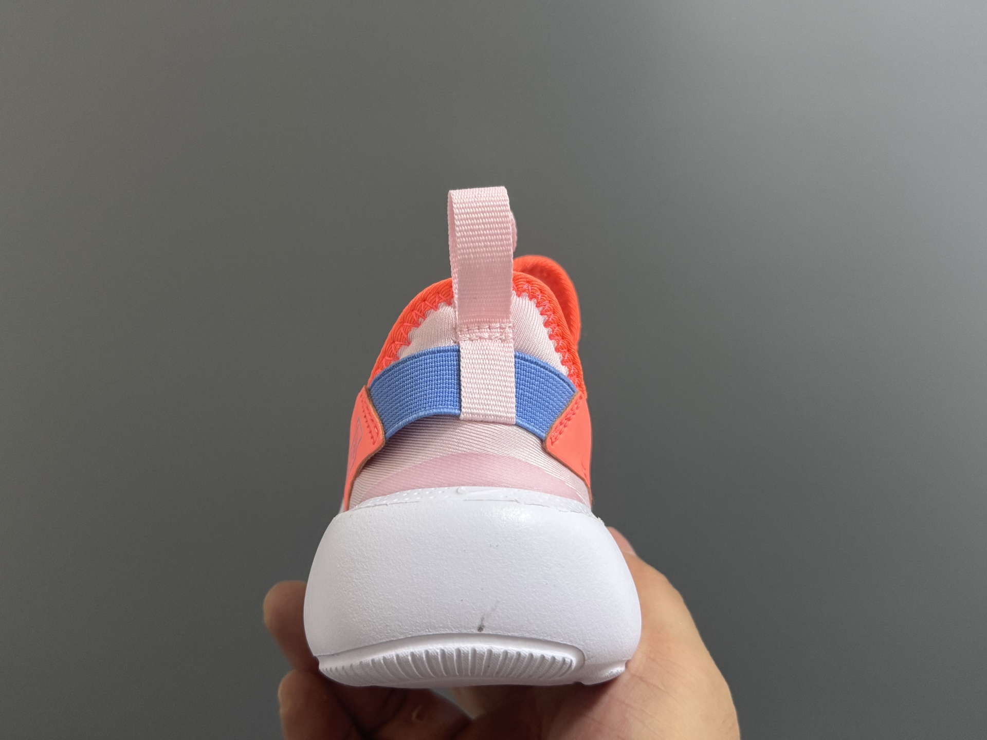 图片[7]-NK新款赤足4代儿童运动鞋 尺码：24-37码 经典赤足4代🆕 优质面料拼接，舒适又实用☁️ 一脚蹬款式设计，穿脱超方便✌🏻 原装耐磨防滑大底，脚感不言而喻✔️-选品中心