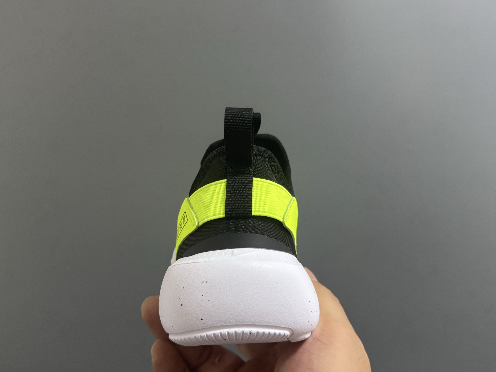 图片[7]-NK新款赤足4代儿童运动鞋 尺码：24-37码 经典赤足4代🆕 优质面料拼接，舒适又实用☁️ 一脚蹬款式设计，穿脱超方便✌🏻 原装耐磨防滑大底，脚感不言而喻✔️-选品中心