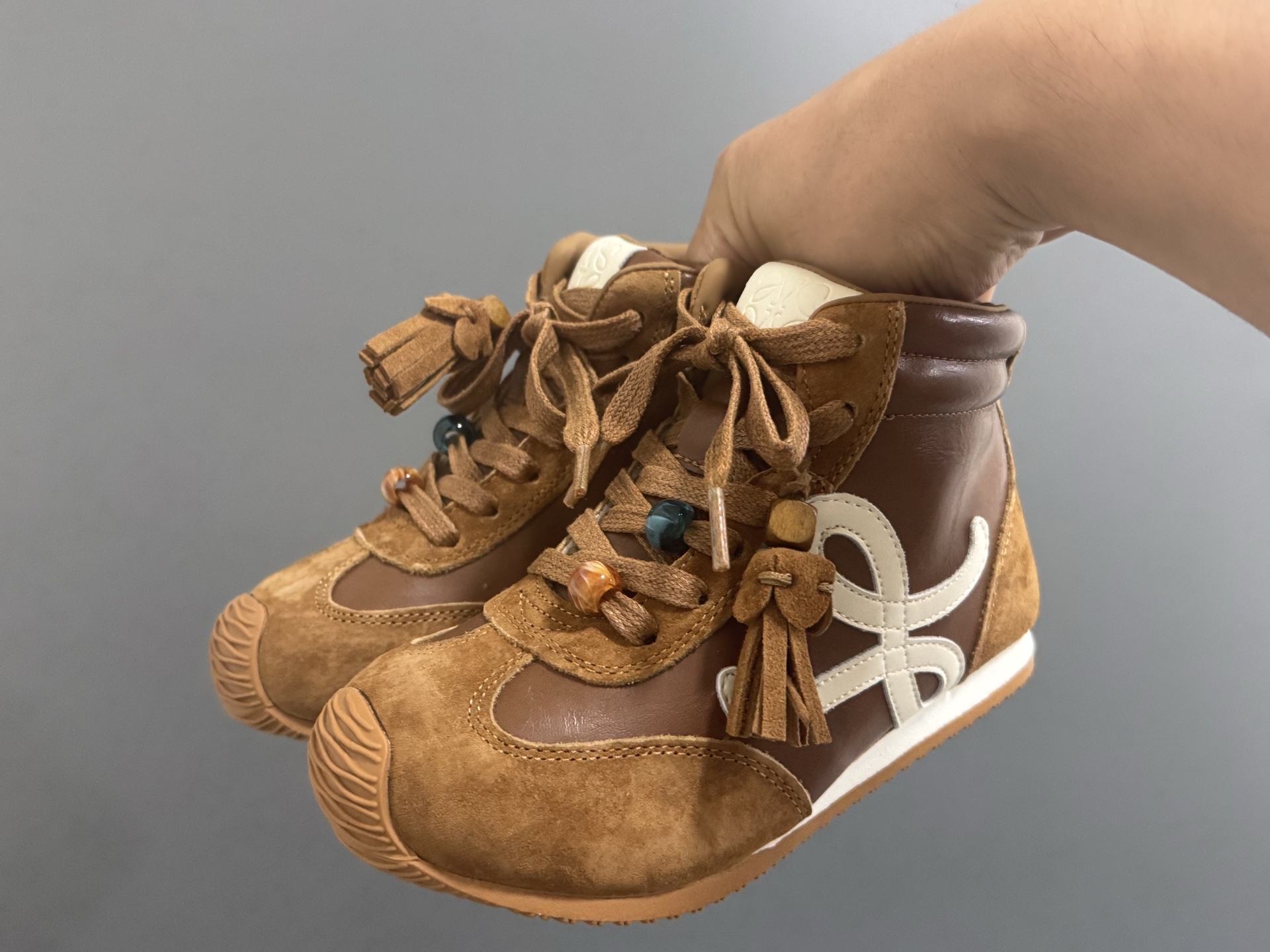 图片[2]-罗意威新款高帮拉链儿童休闲鞋 尺码：26-37码 经典罗意威款式🆕 高帮拉链款式设计，保护稚嫩脚踝👍🏻 橡胶耐磨防滑大底，脚感超赞✔️-选品中心