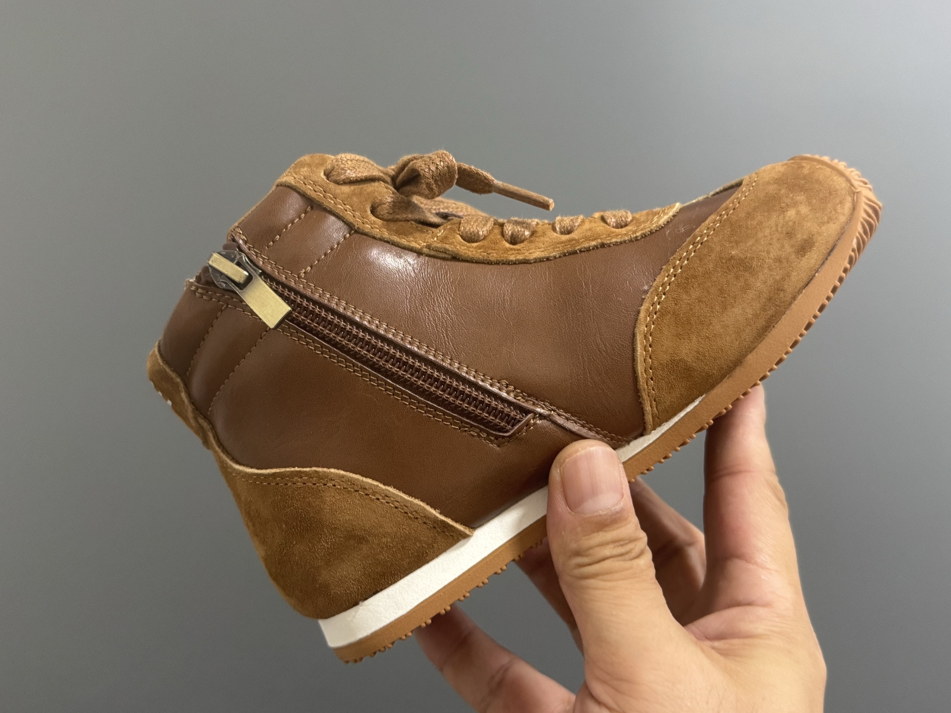 图片[6]-罗意威新款高帮拉链儿童休闲鞋 尺码：26-37码 经典罗意威款式🆕 高帮拉链款式设计，保护稚嫩脚踝👍🏻 橡胶耐磨防滑大底，脚感超赞✔️-选品中心