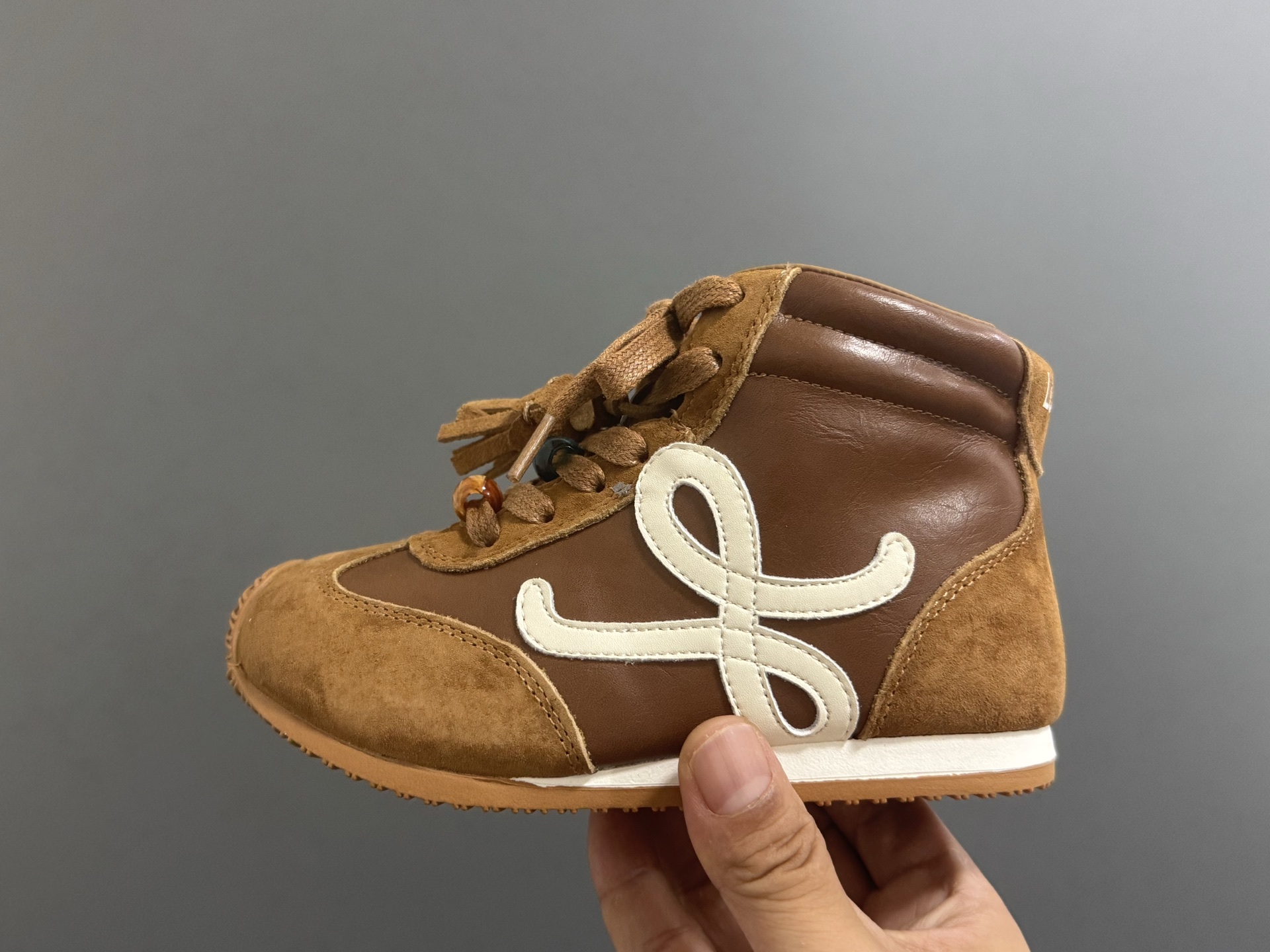 图片[4]-罗意威新款高帮拉链儿童休闲鞋 尺码：26-37码 经典罗意威款式🆕 高帮拉链款式设计，保护稚嫩脚踝👍🏻 橡胶耐磨防滑大底，脚感超赞✔️-选品中心