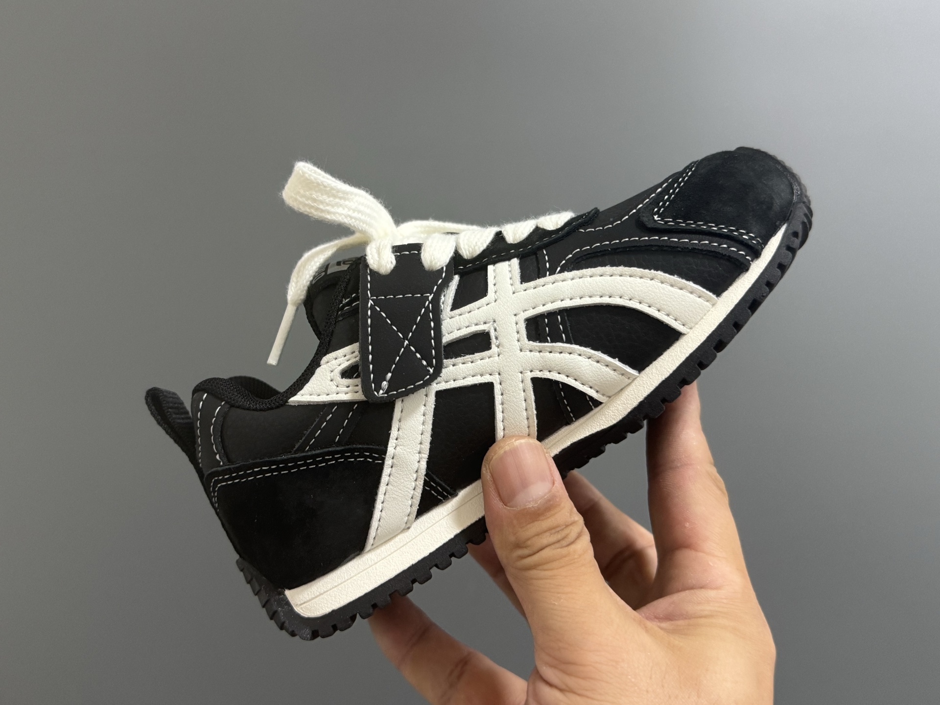 图片[8]-亚瑟士YSS新款复古儿童魔术贴休闲鞋26-37码 经典复古款式🆕 魔术贴设计，穿脱方便✌🏻 耐磨防滑大底，脚感超赞👍🏻-选品中心