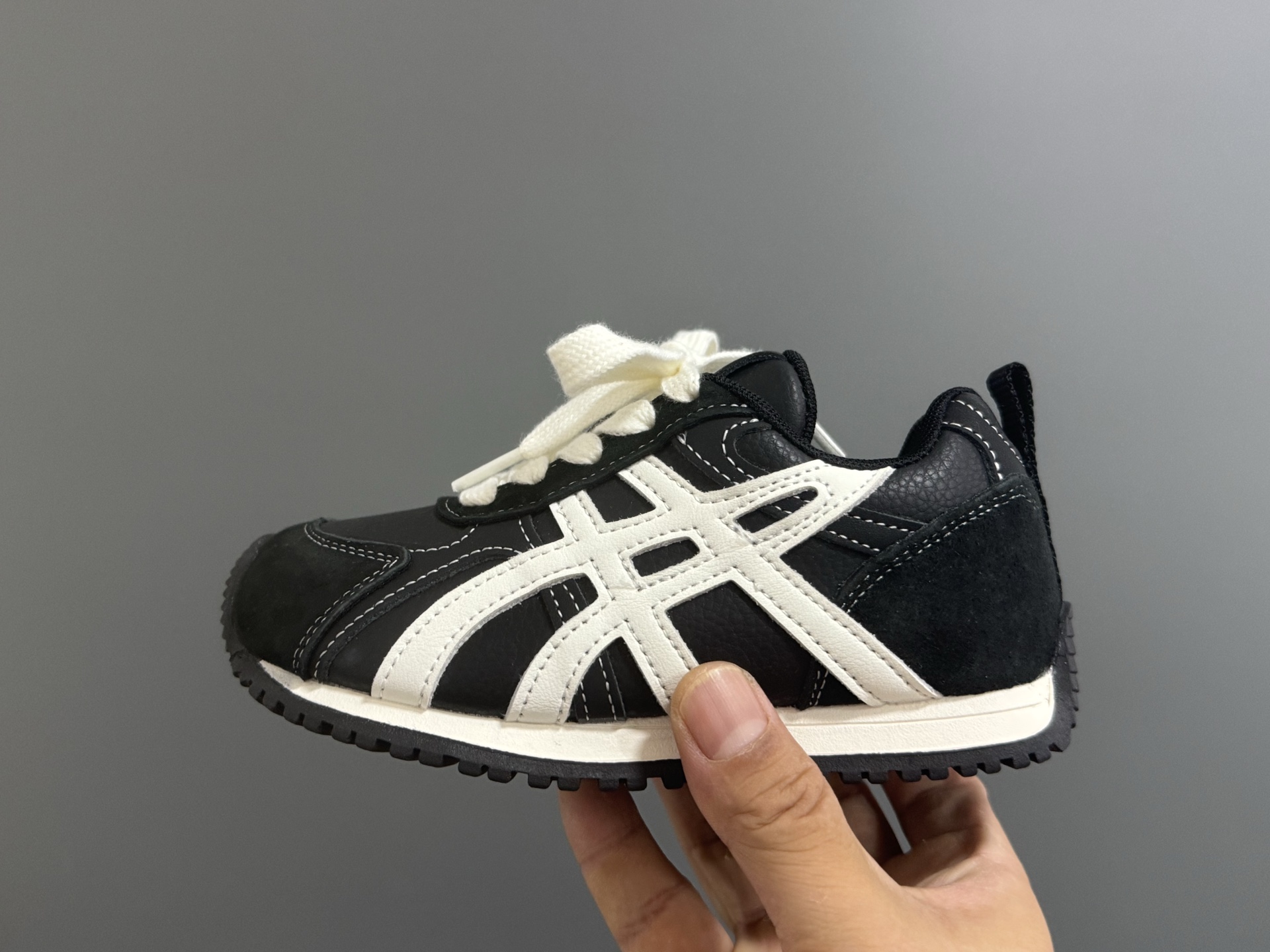 图片[4]-亚瑟士YSS新款复古儿童魔术贴休闲鞋26-37码 经典复古款式🆕 魔术贴设计，穿脱方便✌🏻 耐磨防滑大底，脚感超赞👍🏻-选品中心