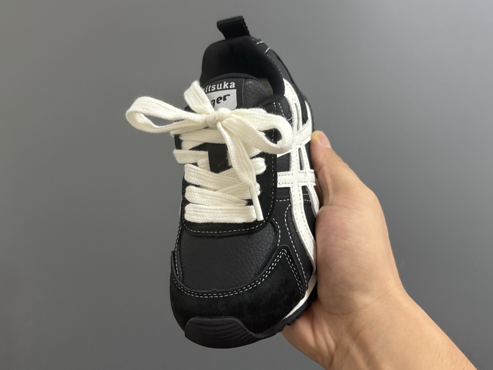 图片[3]-亚瑟士YSS新款复古儿童魔术贴休闲鞋26-37码 经典复古款式🆕 魔术贴设计，穿脱方便✌🏻 耐磨防滑大底，脚感超赞👍🏻-选品中心