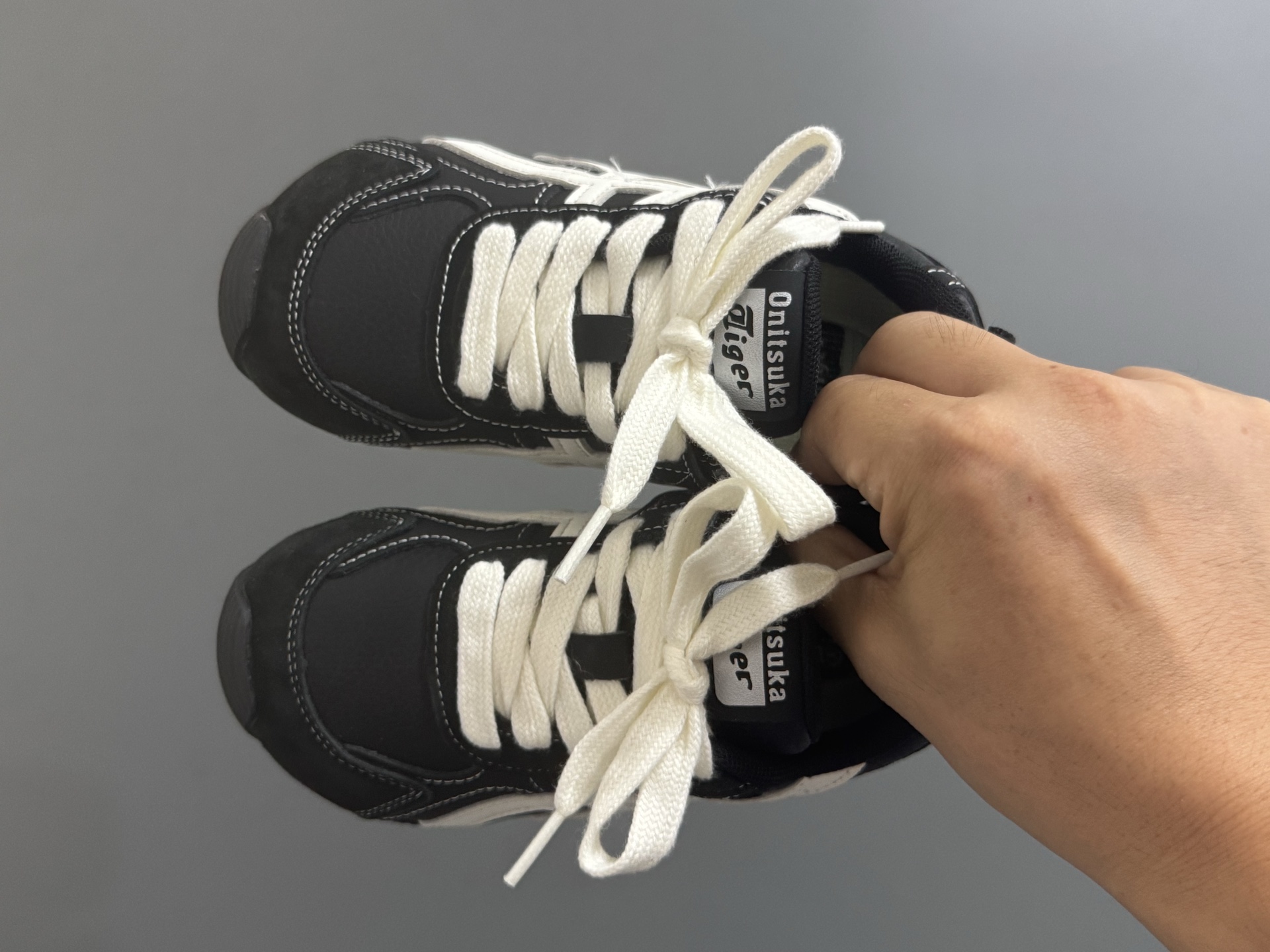 亚瑟士YSS新款复古儿童魔术贴休闲鞋26-37码 经典复古款式🆕 魔术贴设计，穿脱方便✌🏻 耐磨防滑大底，脚感超赞👍🏻-选品中心