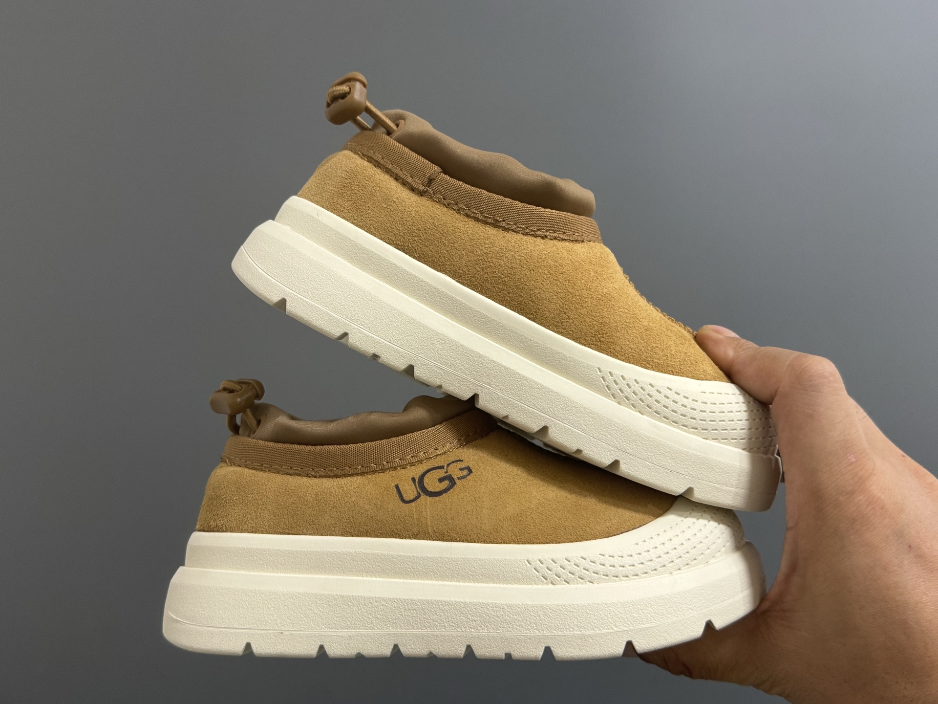 图片[9]-UGG明星同款厚底儿童雪地靴 尺码：25-35码 经典UGG明星同款🔥 优质包头款式设计✌🏻 内里加绒，保暖又舒适❄️ 耐磨防滑大底，脚感超赞👍🏻-选品中心