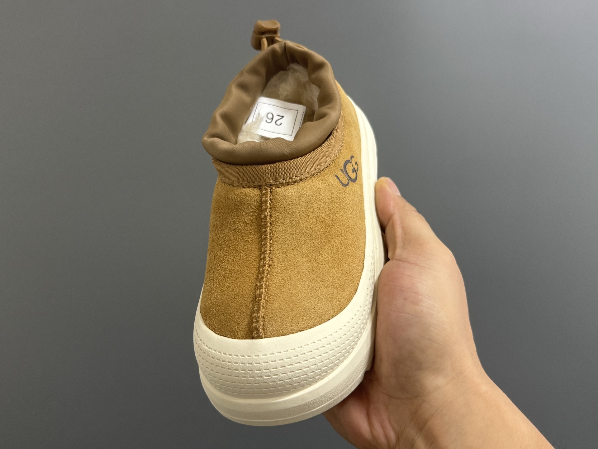 图片[3]-UGG明星同款厚底儿童雪地靴 尺码：25-35码 经典UGG明星同款🔥 优质包头款式设计✌🏻 内里加绒，保暖又舒适❄️ 耐磨防滑大底，脚感超赞👍🏻-选品中心