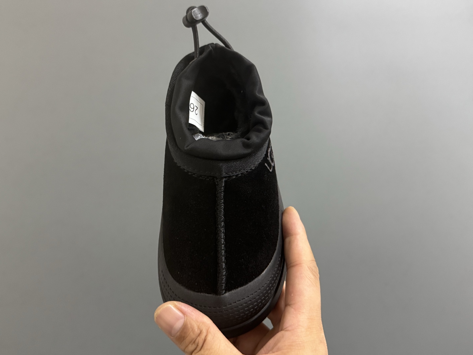 图片[7]-UGG低帮厚底儿童雪地靴25-35码 经典UGG明星同款🔥 优质包头款式设计✌🏻 内里加绒，保暖又舒适❄️ 耐磨防滑大底，脚感超赞👍🏻-选品中心