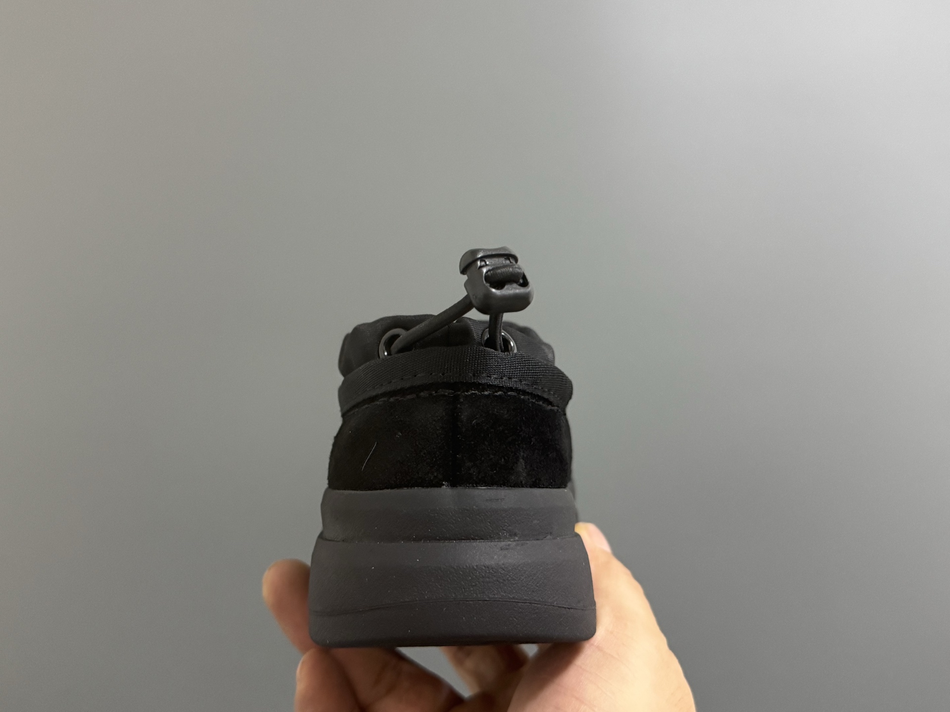 图片[6]-UGG低帮厚底儿童雪地靴25-35码 经典UGG明星同款🔥 优质包头款式设计✌🏻 内里加绒，保暖又舒适❄️ 耐磨防滑大底，脚感超赞👍🏻-选品中心