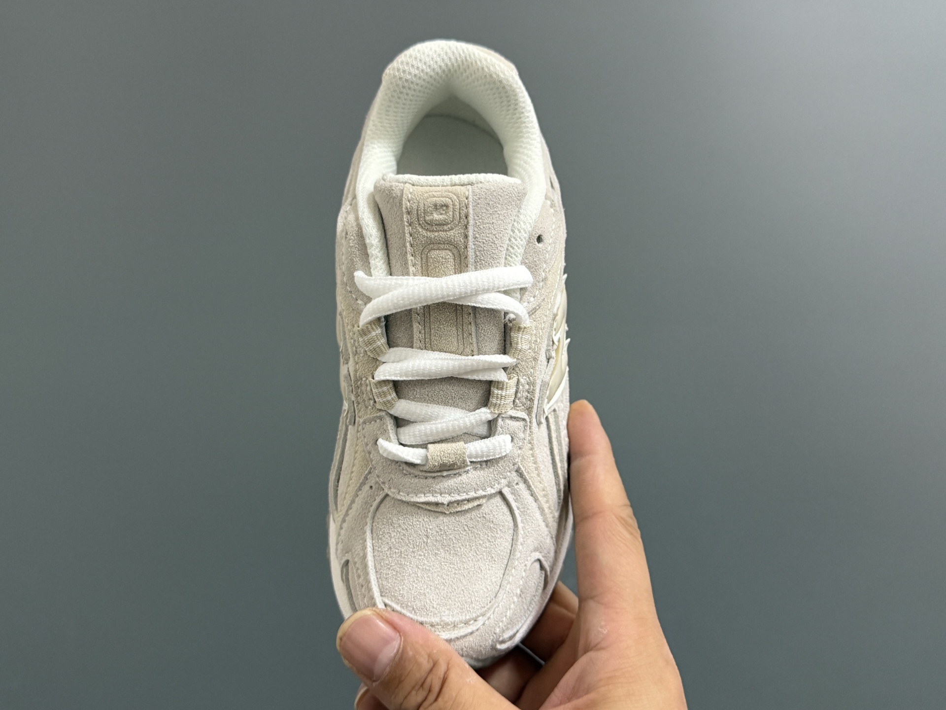 图片[8]-牛B新款204鞋带扣儿童老爹鞋 尺码：26-37码 高端1：1定制 经典NB204款式设计🆕 优质面料拼接，细节做工超精致 附赠一对鞋带扣，穿脱更便捷👍🏻 原装耐磨防滑大底，脚感不言而喻✌🏻-选品中心