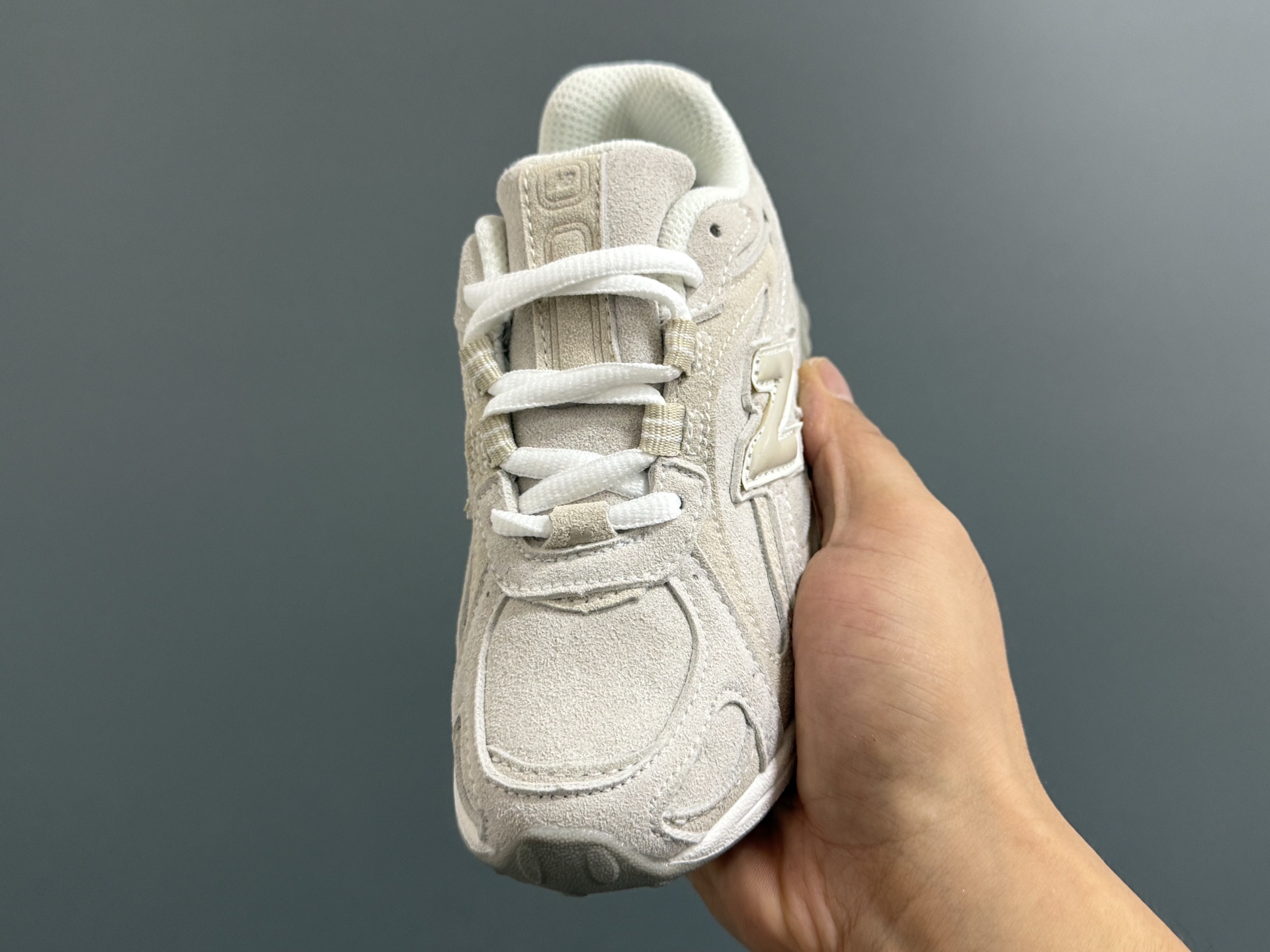 图片[3]-牛B新款204鞋带扣儿童老爹鞋 尺码：26-37码 高端1：1定制 经典NB204款式设计🆕 优质面料拼接，细节做工超精致 附赠一对鞋带扣，穿脱更便捷👍🏻 原装耐磨防滑大底，脚感不言而喻✌🏻-选品中心