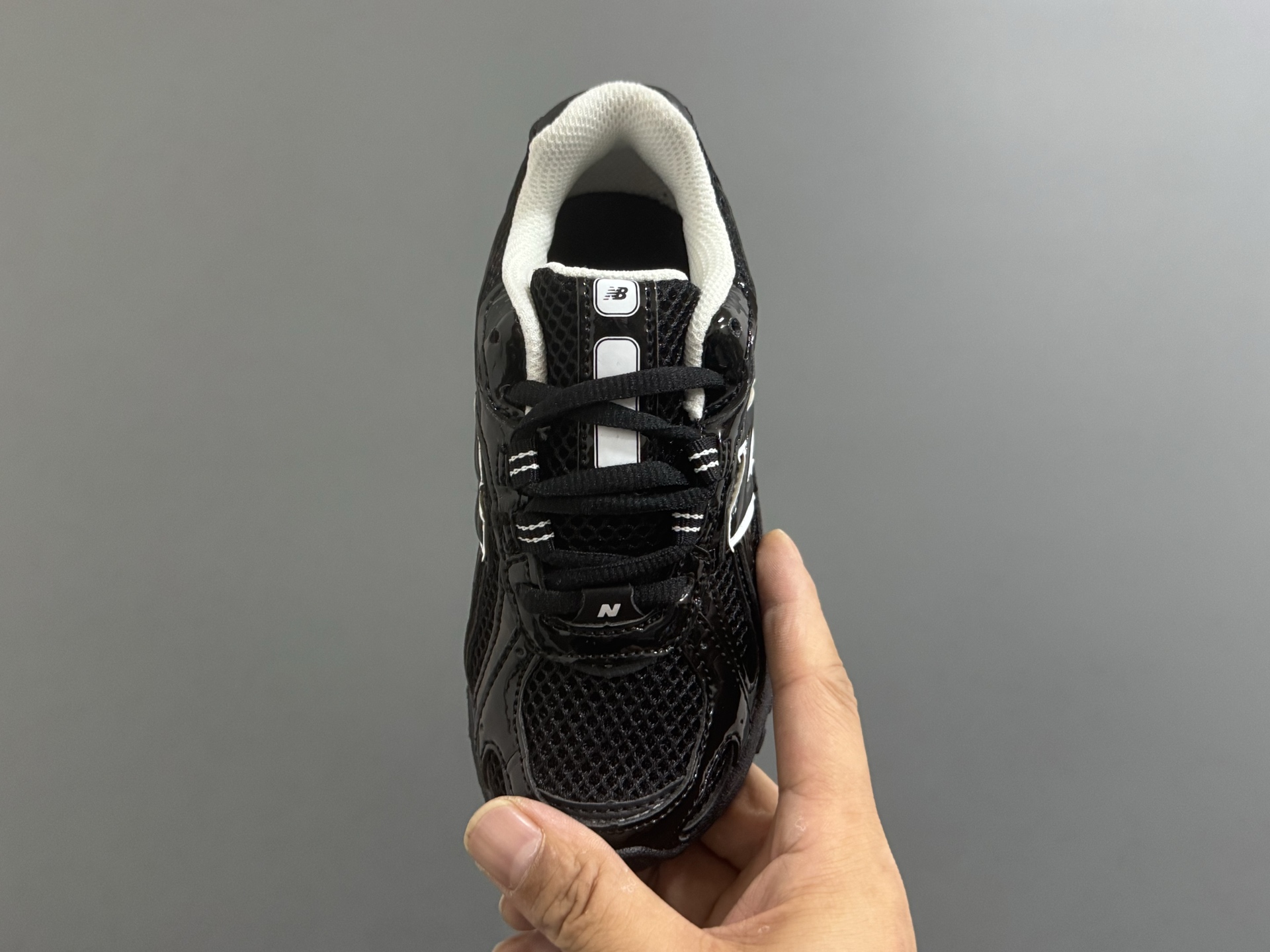 图片[8]-牛B新款204鞋带扣儿童老爹鞋 尺码：26-37码 高端1：1定制 经典NB204款式设计🆕 优质面料拼接，细节做工超精致 附赠一对鞋带扣，穿脱更便捷👍🏻 原装耐磨防滑大底，脚感不言而喻✌🏻-选品中心