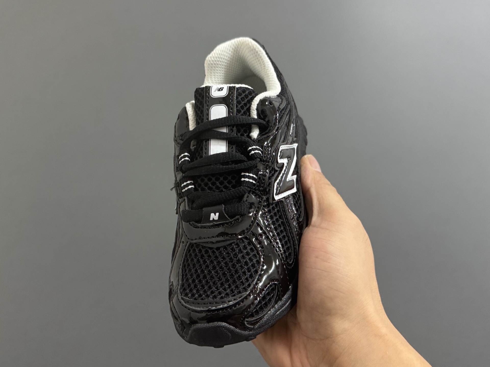 图片[3]-牛B新款204鞋带扣儿童老爹鞋 尺码：26-37码 高端1：1定制 经典NB204款式设计🆕 优质面料拼接，细节做工超精致 附赠一对鞋带扣，穿脱更便捷👍🏻 原装耐磨防滑大底，脚感不言而喻✌🏻-选品中心