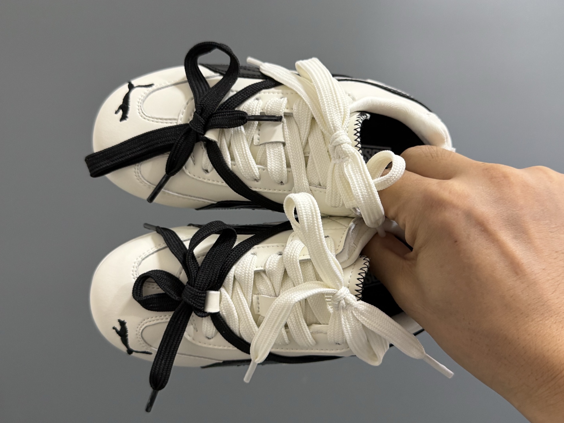 图片[2]-彪马新款绑带联名皮面儿童魔术贴休闲鞋 尺码：26-37码 经典PUMA系列🔥 绑带设计，时髦又洋气✨ 魔术贴设计，穿脱方便✌🏻 耐磨防滑大底，脚感超赞👍🏻 优质皮料，质感满满💯-选品中心