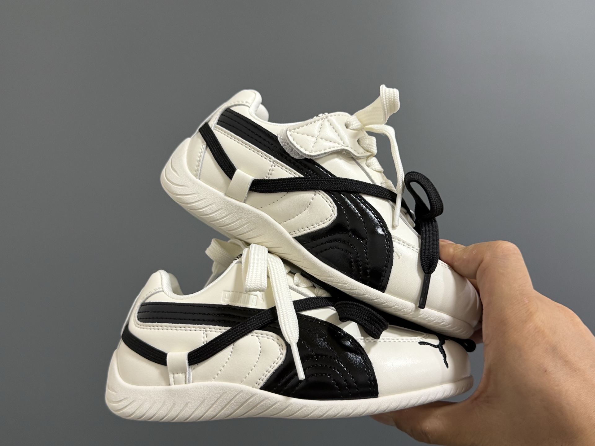 图片[9]-彪马新款绑带联名皮面儿童魔术贴休闲鞋 尺码：26-37码 经典PUMA系列🔥 绑带设计，时髦又洋气✨ 魔术贴设计，穿脱方便✌🏻 耐磨防滑大底，脚感超赞👍🏻 优质皮料，质感满满💯-选品中心