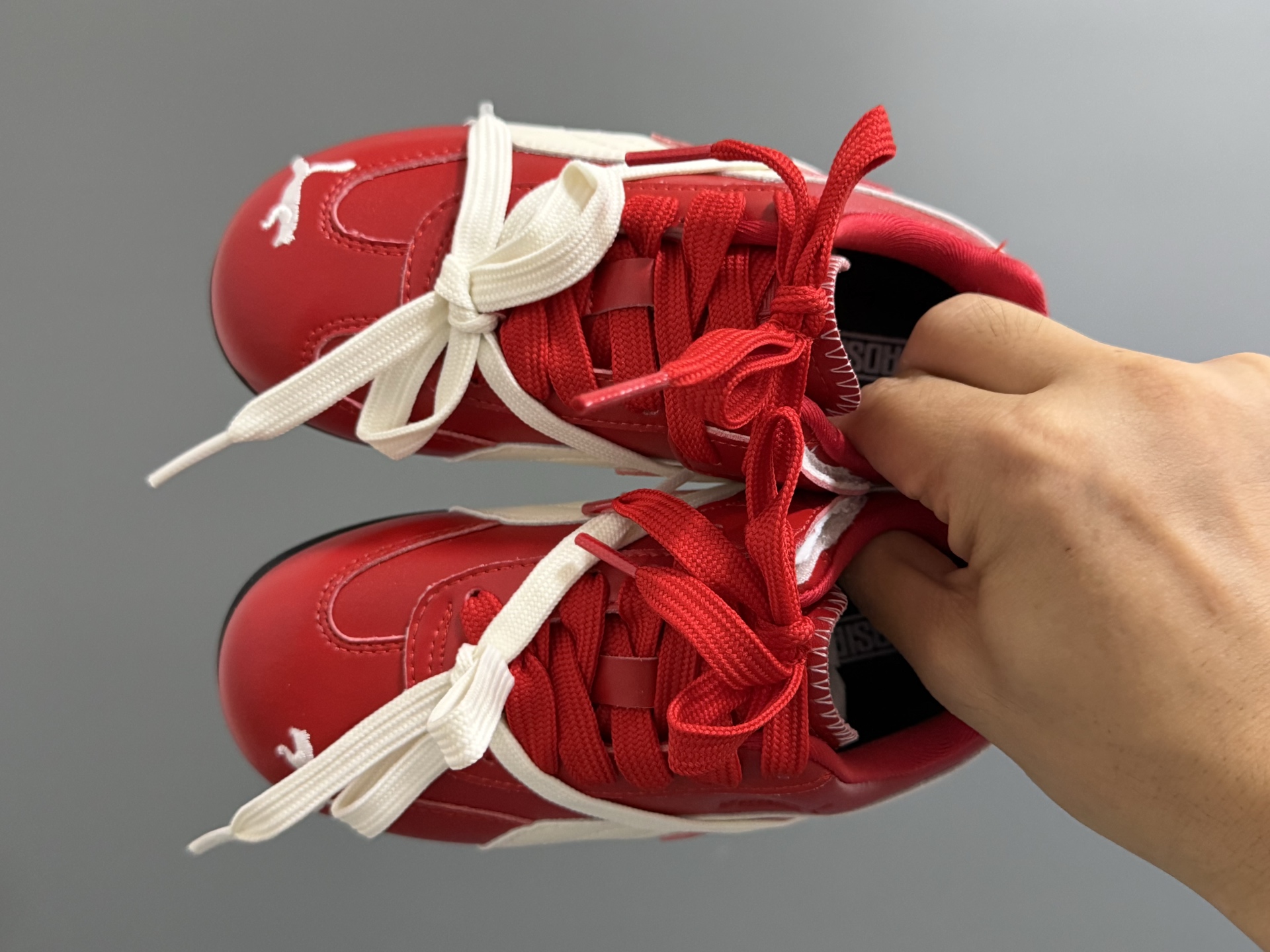 彪马新款绑带联名皮面儿童魔术贴休闲鞋 尺码：26-37码 经典PUMA系列🔥 绑带设计，时髦又洋气✨ 魔术贴设计，穿脱方便✌🏻 耐磨防滑大底，脚感超赞👍🏻 优质皮料，质感满满💯-选品中心