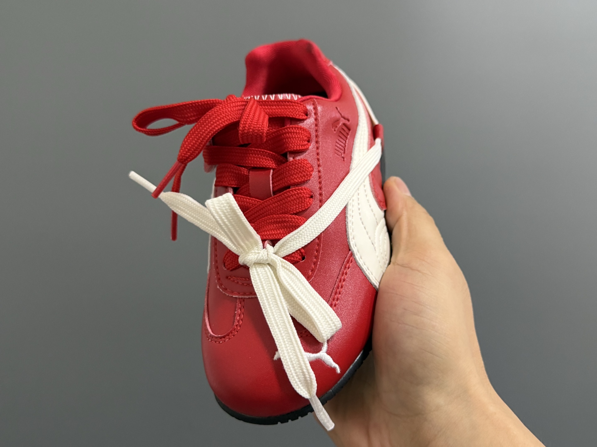 图片[3]-彪马新款绑带联名皮面儿童魔术贴休闲鞋 尺码：26-37码 经典PUMA系列🔥 绑带设计，时髦又洋气✨ 魔术贴设计，穿脱方便✌🏻 耐磨防滑大底，脚感超赞👍🏻 优质皮料，质感满满💯-选品中心