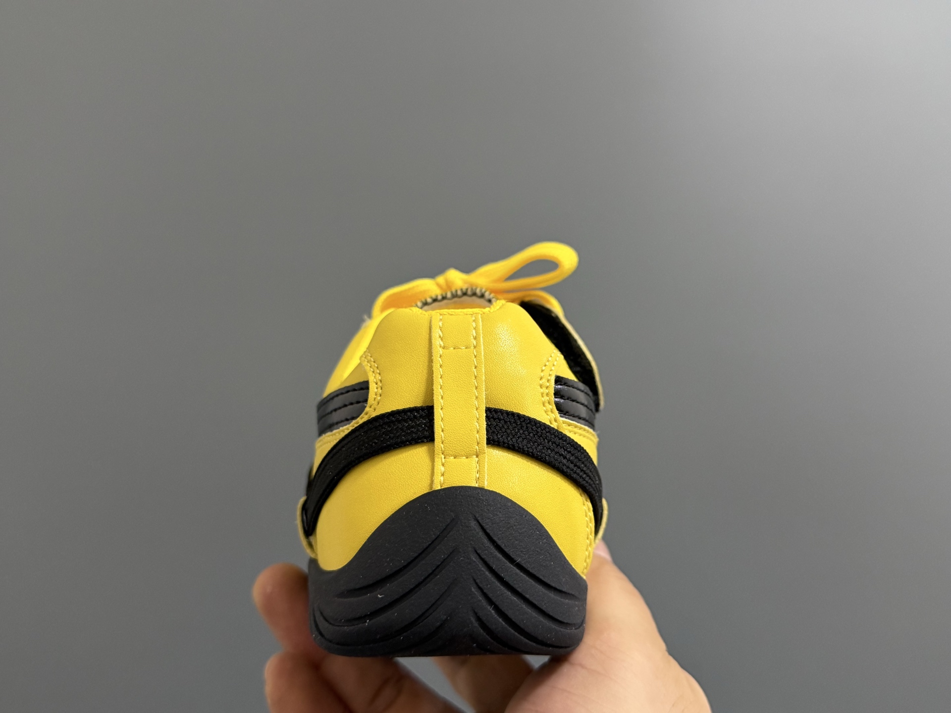 图片[7]-彪马新款绑带联名皮面儿童魔术贴休闲鞋 尺码：26-37码 经典PUMA系列🔥 绑带设计，时髦又洋气✨ 魔术贴设计，穿脱方便✌🏻 耐磨防滑大底，脚感超赞👍🏻 优质皮料，质感满满💯-选品中心