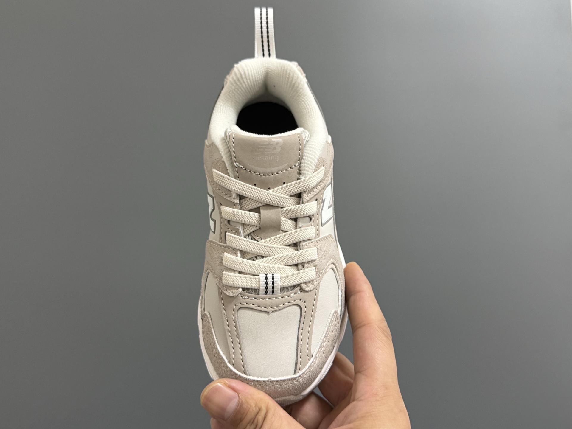 图片[8]-牛B新款530皮面儿童松紧带老爹鞋 尺码：26-37码 经典NB530皮面老爹🆕 松紧带设计，穿脱超方便✌️ 优质皮革面料拼接，质感满满💯 原装橡胶耐磨防滑大底，脚感超赞👍-选品中心