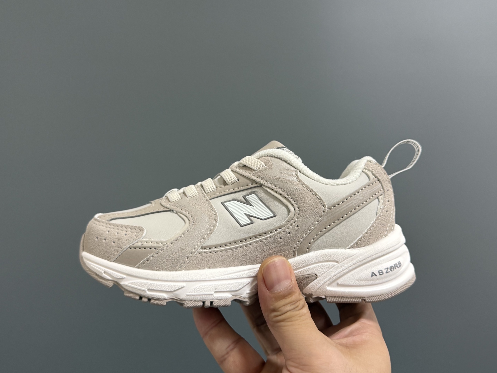 图片[4]-牛B新款530皮面儿童松紧带老爹鞋 尺码：26-37码 经典NB530皮面老爹🆕 松紧带设计，穿脱超方便✌️ 优质皮革面料拼接，质感满满💯 原装橡胶耐磨防滑大底，脚感超赞👍-选品中心