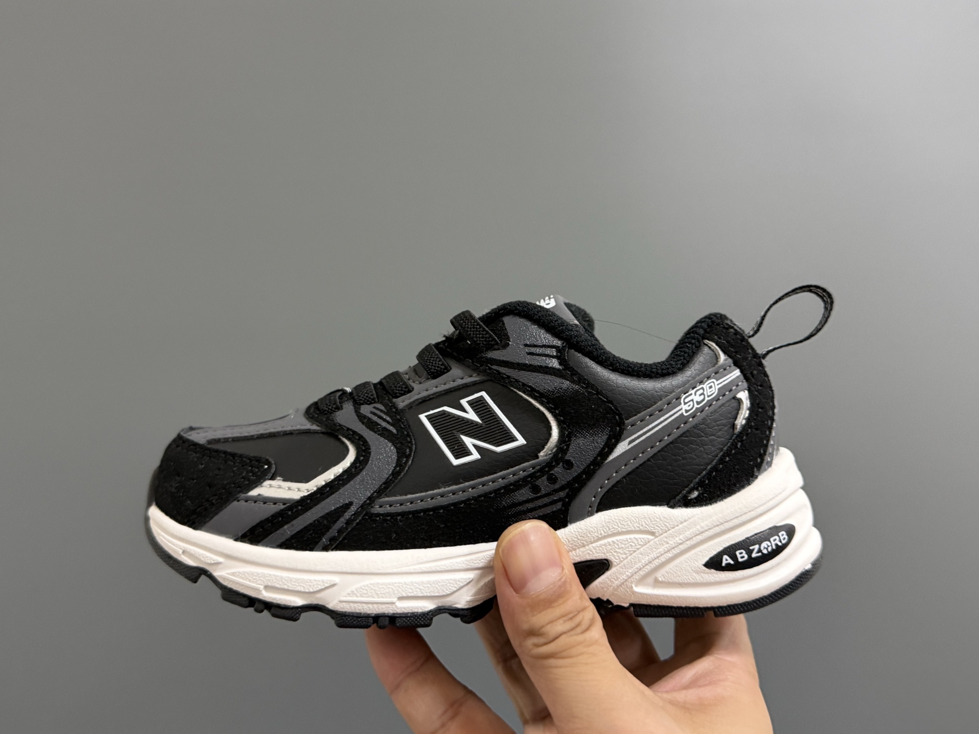 图片[4]-牛B新款530皮面儿童松紧带老爹鞋 尺码：26-37码 经典NB530皮面老爹🆕 松紧带设计，穿脱超方便✌️ 优质皮革面料拼接，质感满满💯 原装橡胶耐磨防滑大底，脚感超赞👍-选品中心