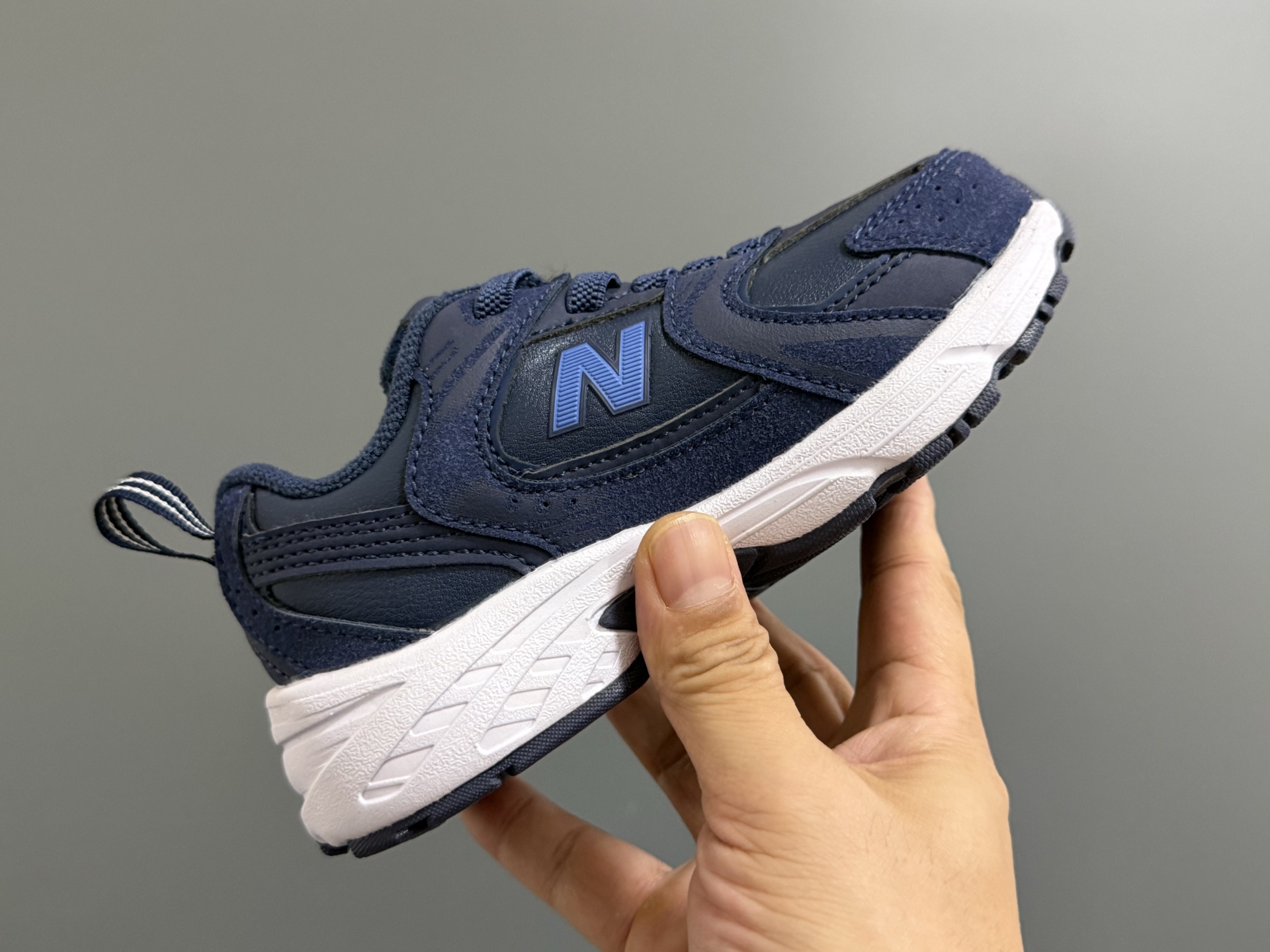 图片[6]-牛B新款530皮面儿童松紧带老爹鞋 尺码：26-37码 经典NB530皮面老爹🆕 松紧带设计，穿脱超方便✌️ 优质皮革面料拼接，质感满满💯 原装橡胶耐磨防滑大底，脚感超赞👍-选品中心