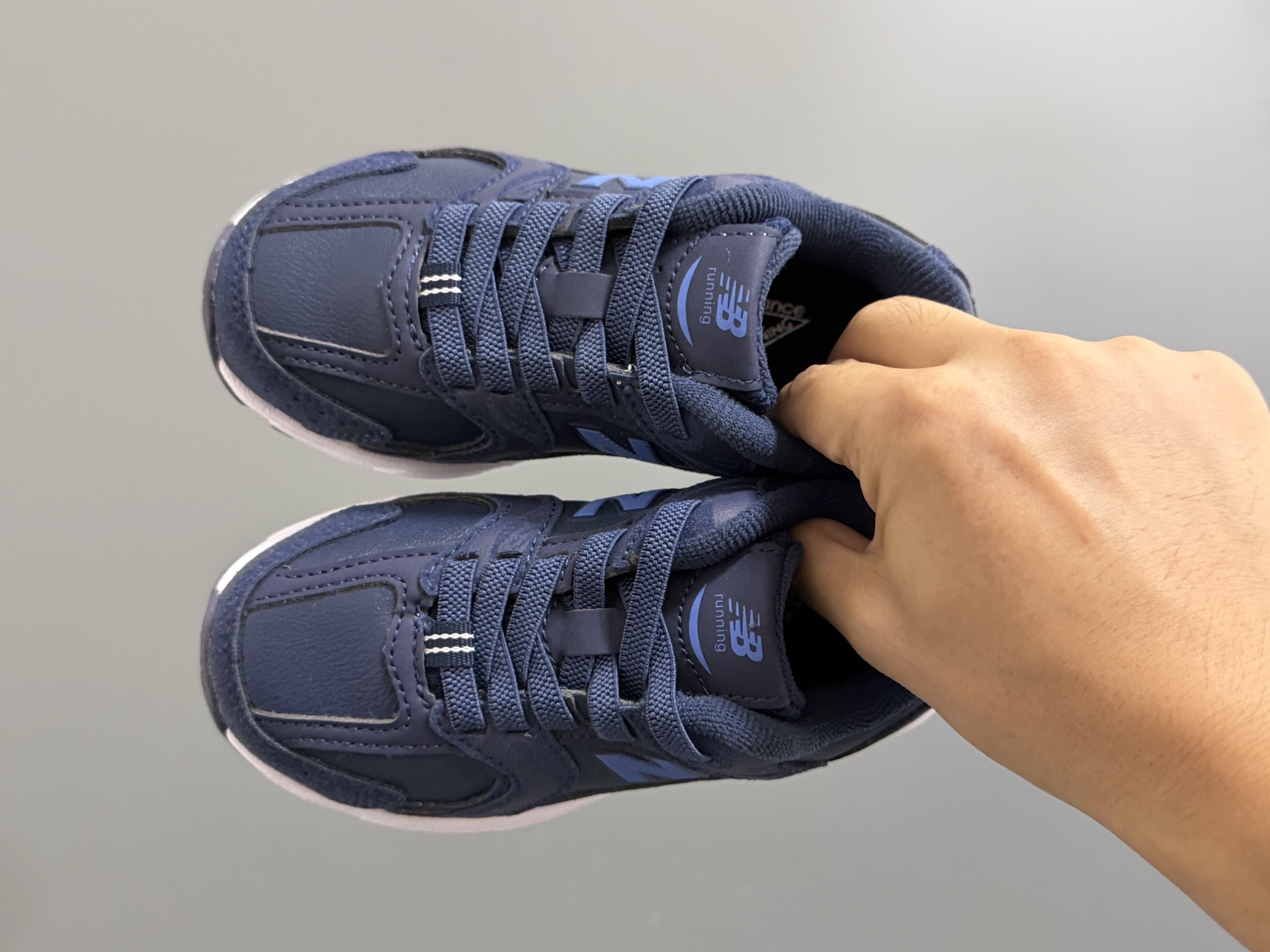 NO:601948,Niu B's new leather-covered children's elastic band dad shoes SIZE26-37 Classic NB leather-covered dad shoes Elastic band design, super easy to put on and take off High-quality leather fabric splicing, full of texture Original rubber wear-resistant and non-slip outsole, great foot feel, NB,19860909牛B新款皮面儿童松紧带老爹鞋 SIZE26-37码 经典NB皮面老爹 松紧带设计,穿脱超方便 优质皮革面料拼接,质感满满 原装橡胶耐磨防滑大底,脚感超赞,NB,,Children's