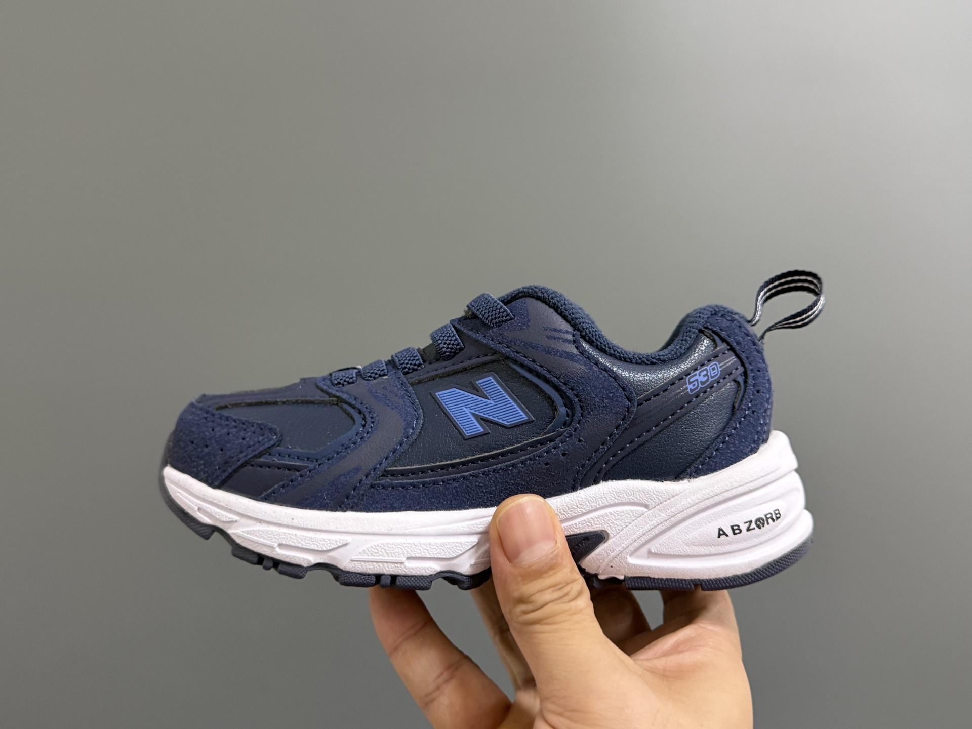 图片[4]-牛B新款530皮面儿童松紧带老爹鞋 尺码：26-37码 经典NB530皮面老爹🆕 松紧带设计，穿脱超方便✌️ 优质皮革面料拼接，质感满满💯 原装橡胶耐磨防滑大底，脚感超赞👍-选品中心