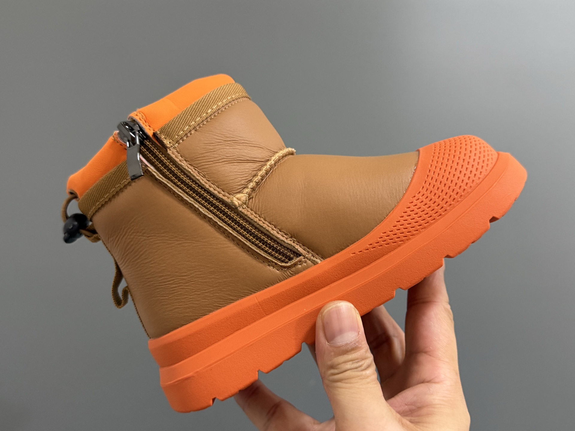 图片[6]-UGG 王一博同款拉链儿童高帮雪地靴26-37码 经典UGG拉链款式🔥加绒加厚保暖又舒适❄️橡胶耐磨防滑大底，脚感超赞👍🏻-选品中心