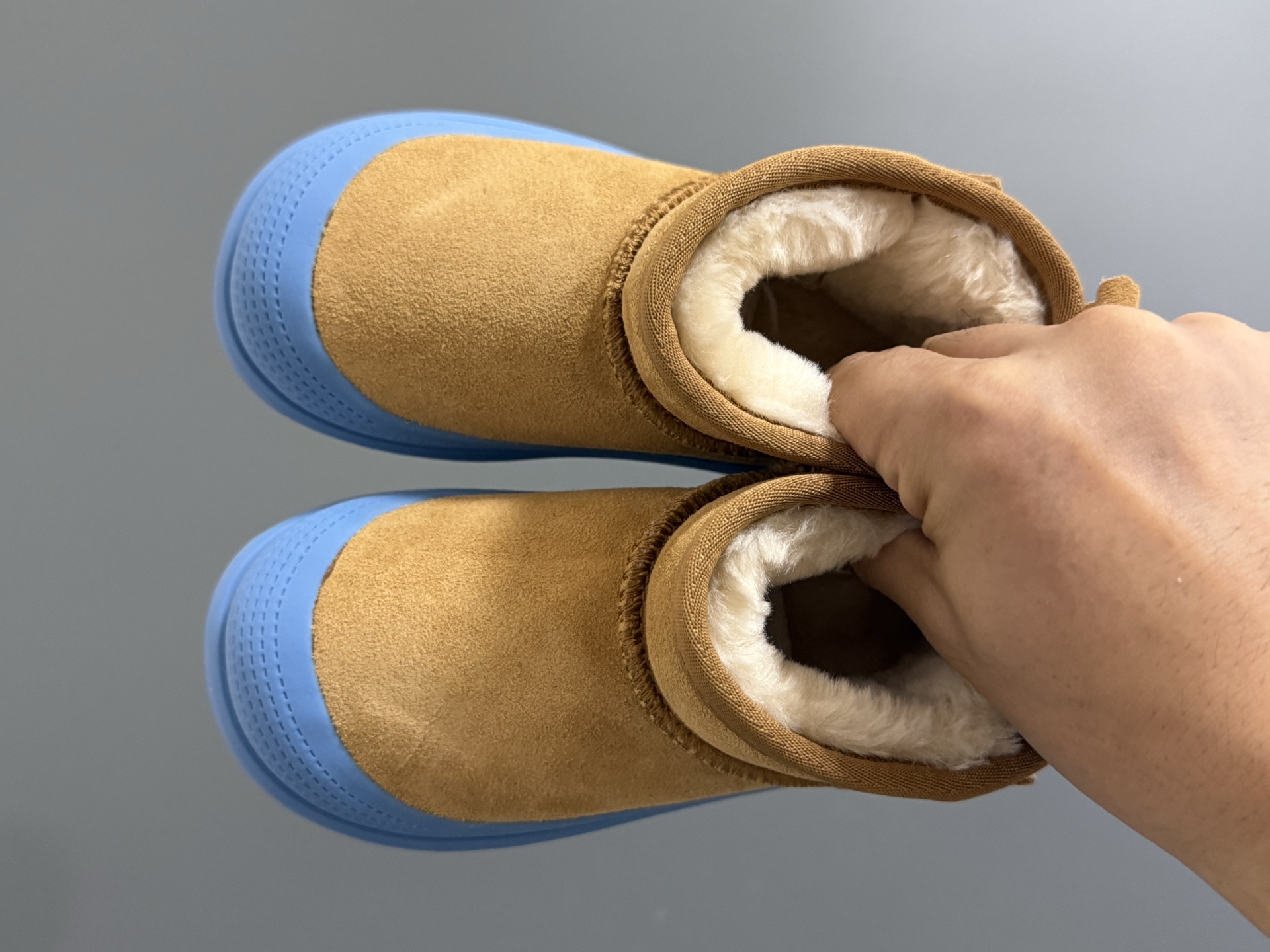 UGG塔斯曼中帮儿童雪地靴25-35码 超酷的UGG拼色系列🔥一脚蹬款式设计，穿脱方便✌🏻加绒加厚内里，保暖又舒适❄️-选品中心