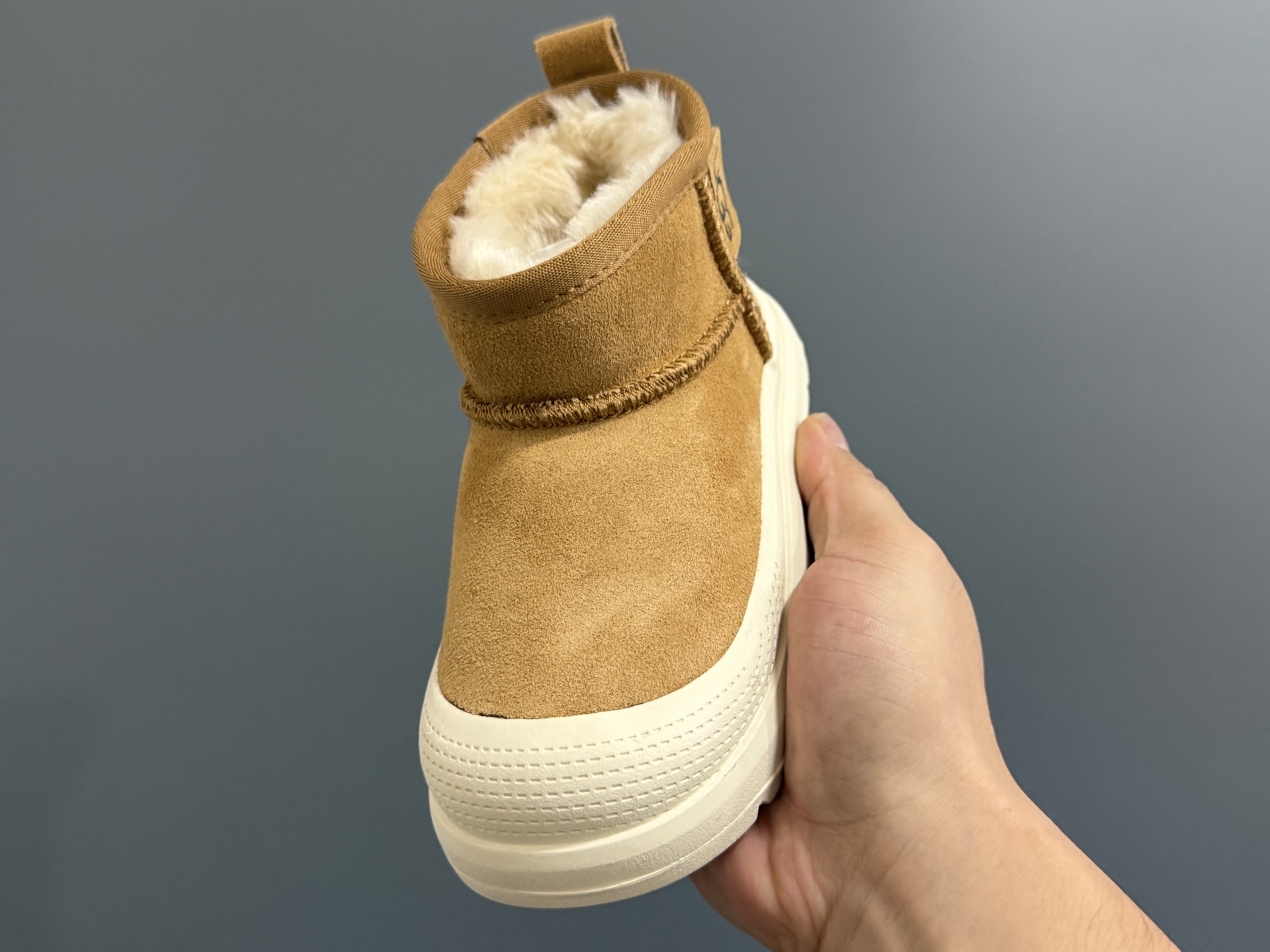 图片[3]-UGG塔斯曼中帮儿童雪地靴25-35码 超酷的UGG拼色系列🔥一脚蹬款式设计，穿脱方便✌🏻加绒加厚内里，保暖又舒适❄️-选品中心