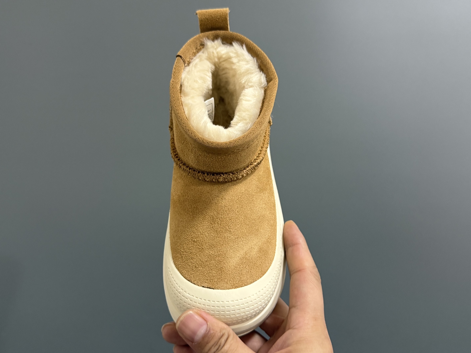 图片[8]-UGG塔斯曼中帮儿童雪地靴25-35码 超酷的UGG拼色系列🔥一脚蹬款式设计，穿脱方便✌🏻加绒加厚内里，保暖又舒适❄️-选品中心