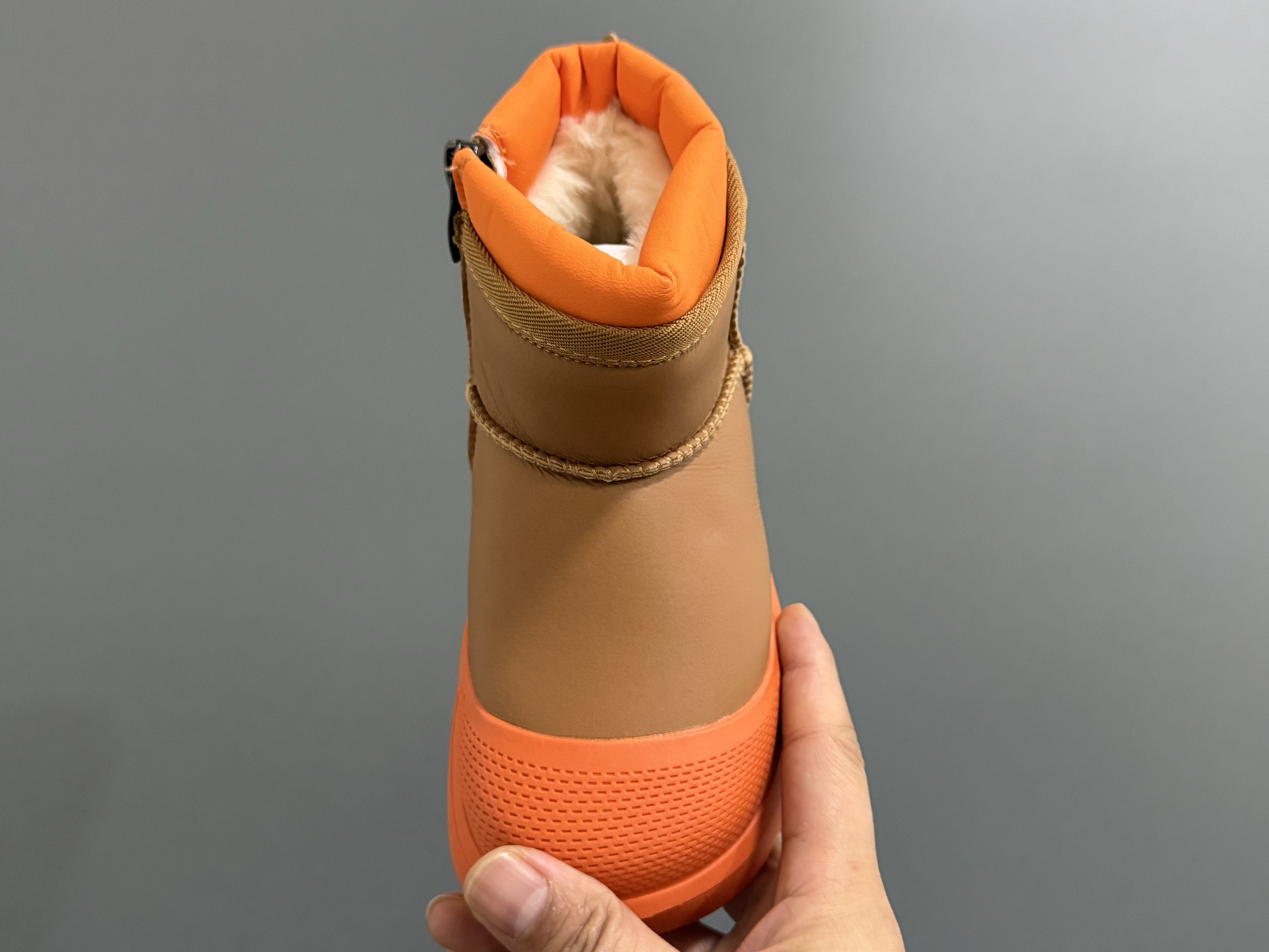 图片[8]-UGG 王一博同款拉链儿童高帮雪地靴26-37码 经典UGG拉链款式🔥加绒加厚保暖又舒适❄️橡胶耐磨防滑大底，脚感超赞👍🏻-选品中心