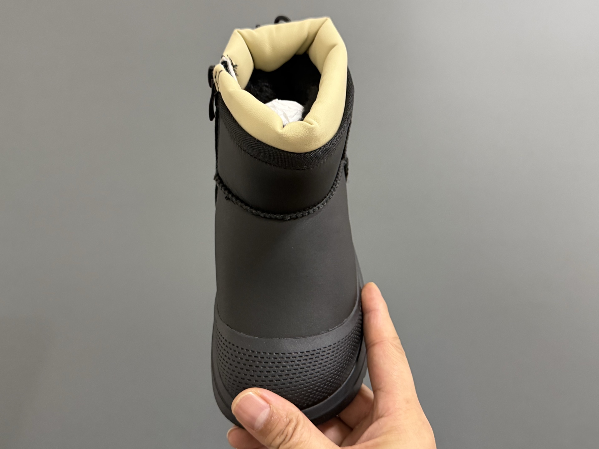 图片[8]-UGG 王一博同款拉链儿童高帮雪地靴26-37码 经典UGG拉链款式🔥加绒加厚保暖又舒适❄️橡胶耐磨防滑大底，脚感超赞👍🏻-选品中心