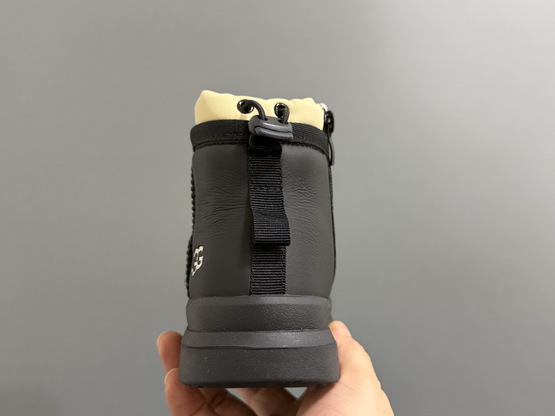 图片[7]-UGG 王一博同款拉链儿童高帮雪地靴26-37码 经典UGG拉链款式🔥加绒加厚保暖又舒适❄️橡胶耐磨防滑大底，脚感超赞👍🏻-选品中心